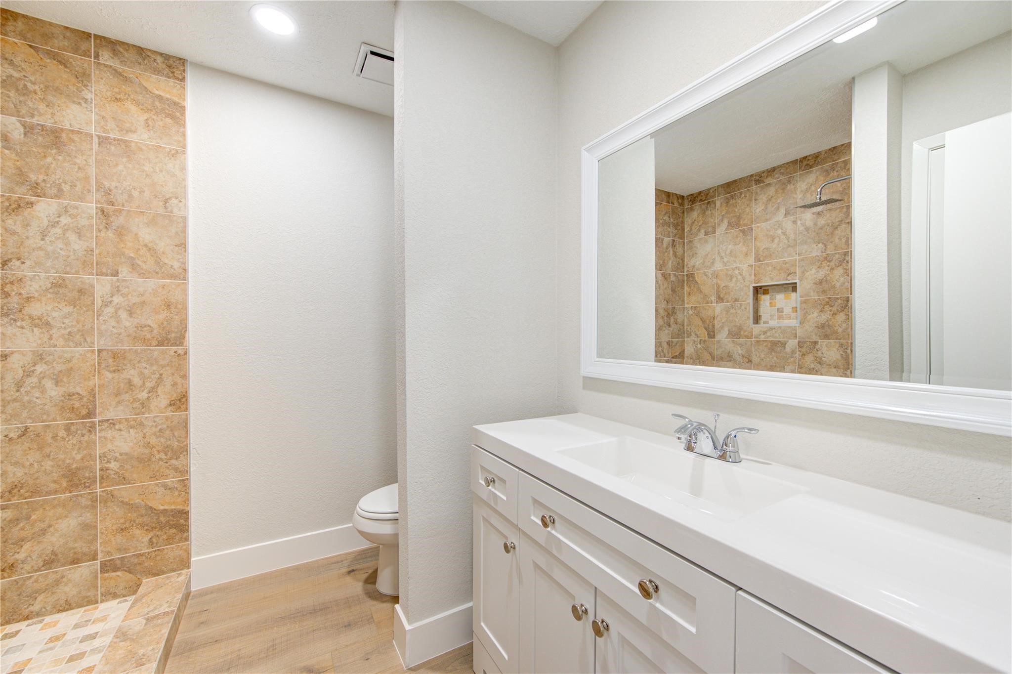 328 Meadow Wood Ct Court, League City, TX 77573