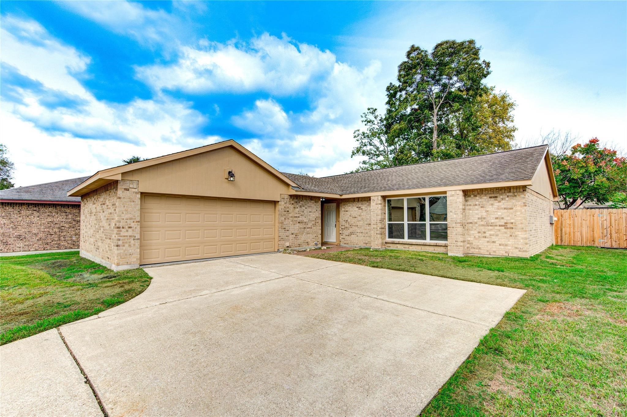 328 Meadow Wood Ct Court, League City, TX 77573