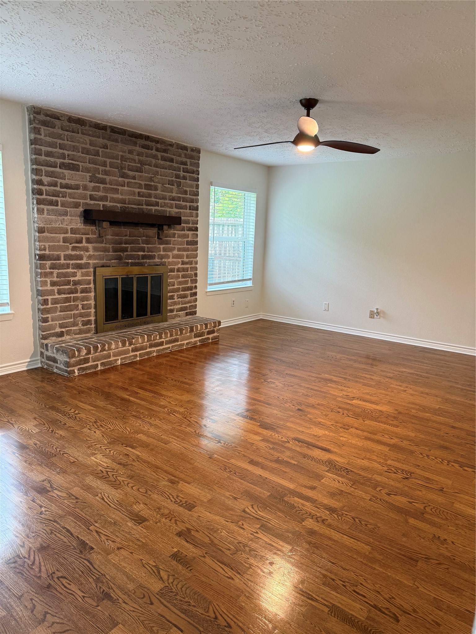 2318 Aprilmont Drive, Sugar Land, TX 77498 2318 Aprilmont Drive, Sugar Land, TX 77498