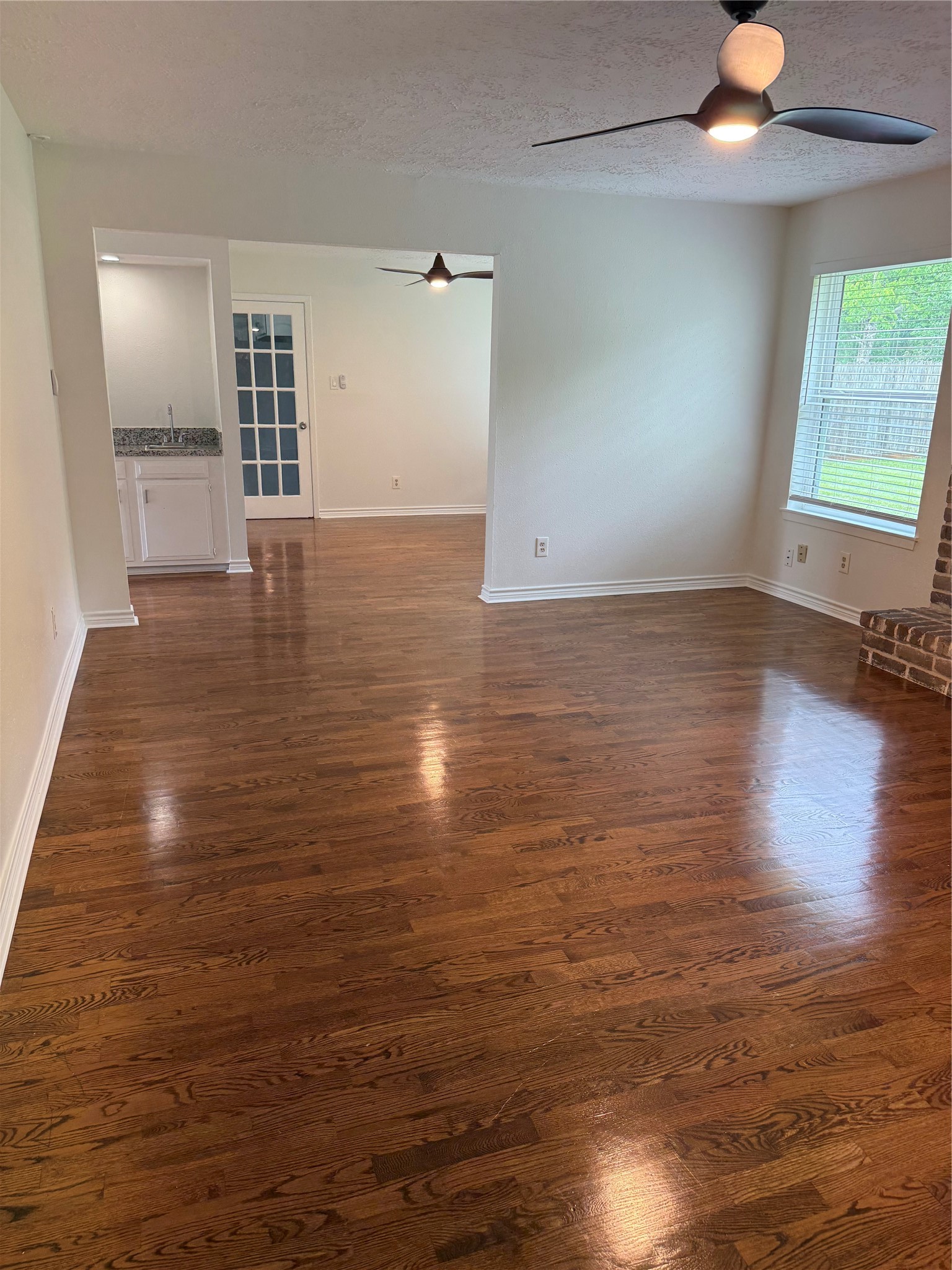 2318 Aprilmont Drive, Sugar Land, TX 77498 2318 Aprilmont Drive, Sugar Land, TX 77498