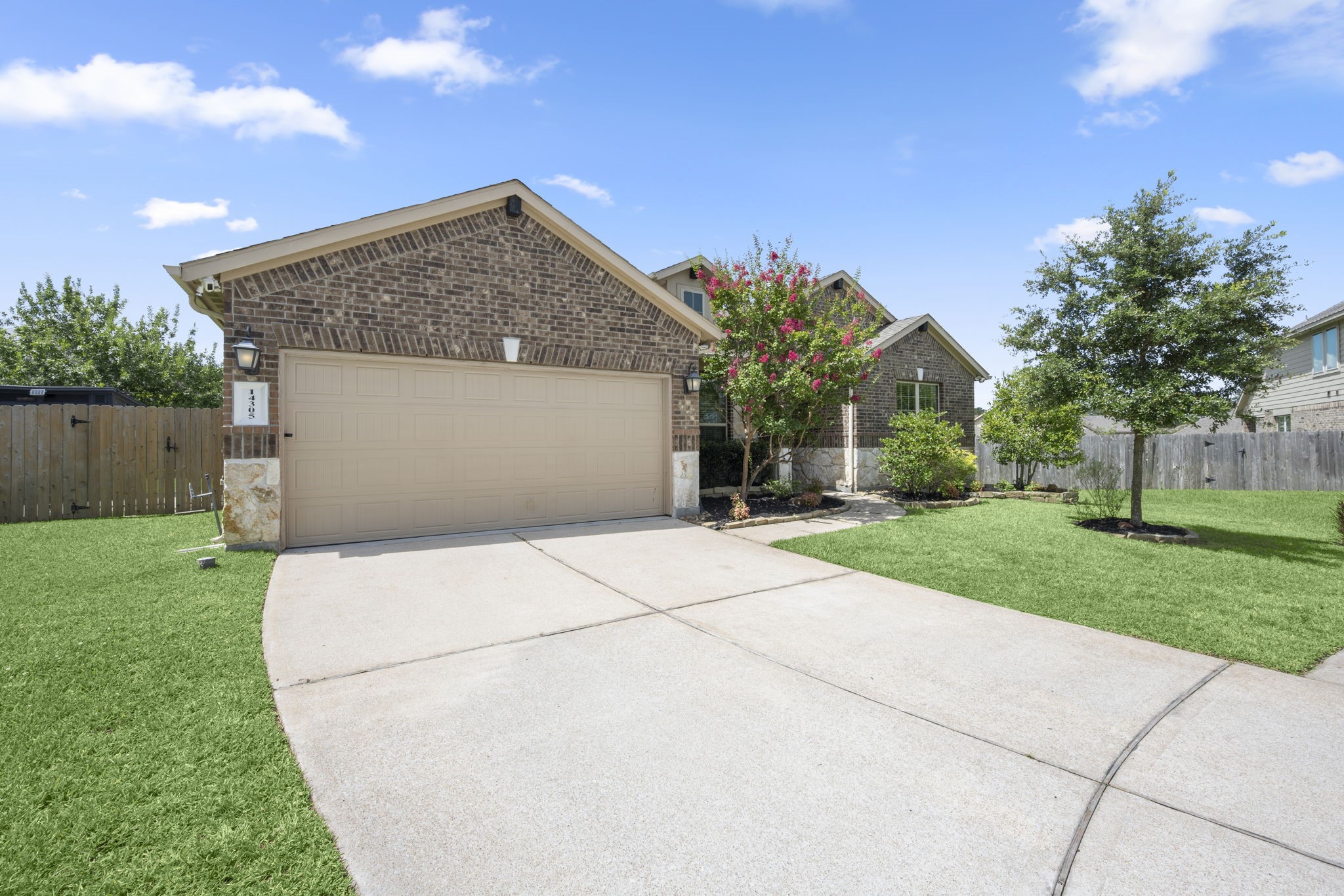 14305 Sawtooth Forest Court, Conroe, TX 77384
