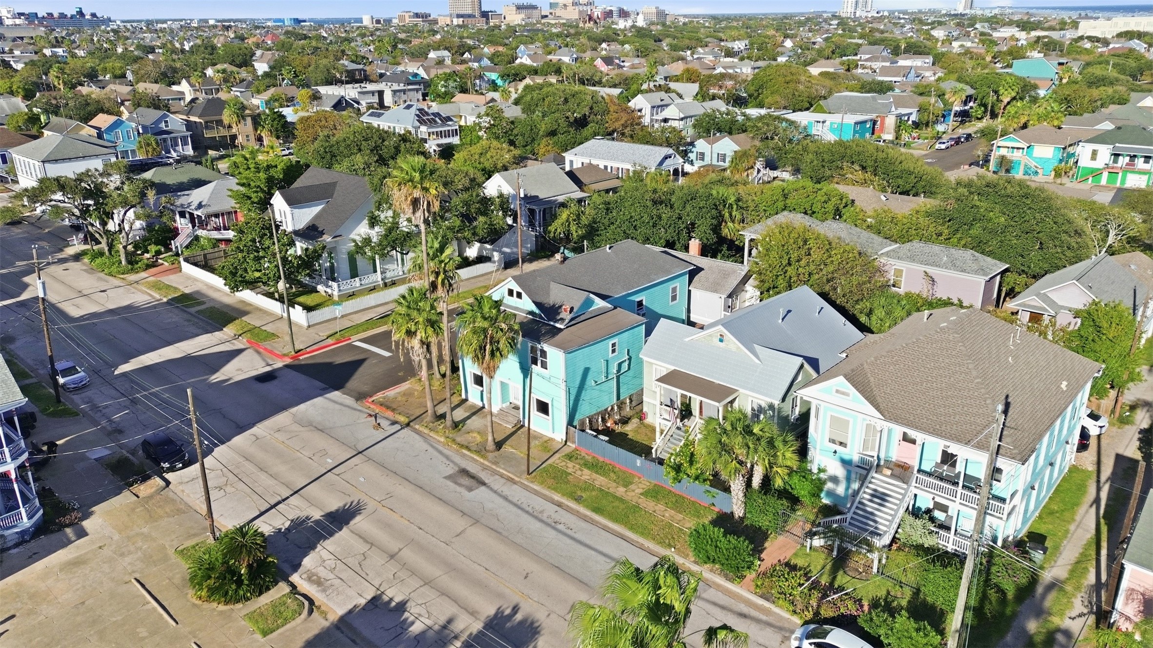 2025 Ave N 1/2, Galveston, TX 77550