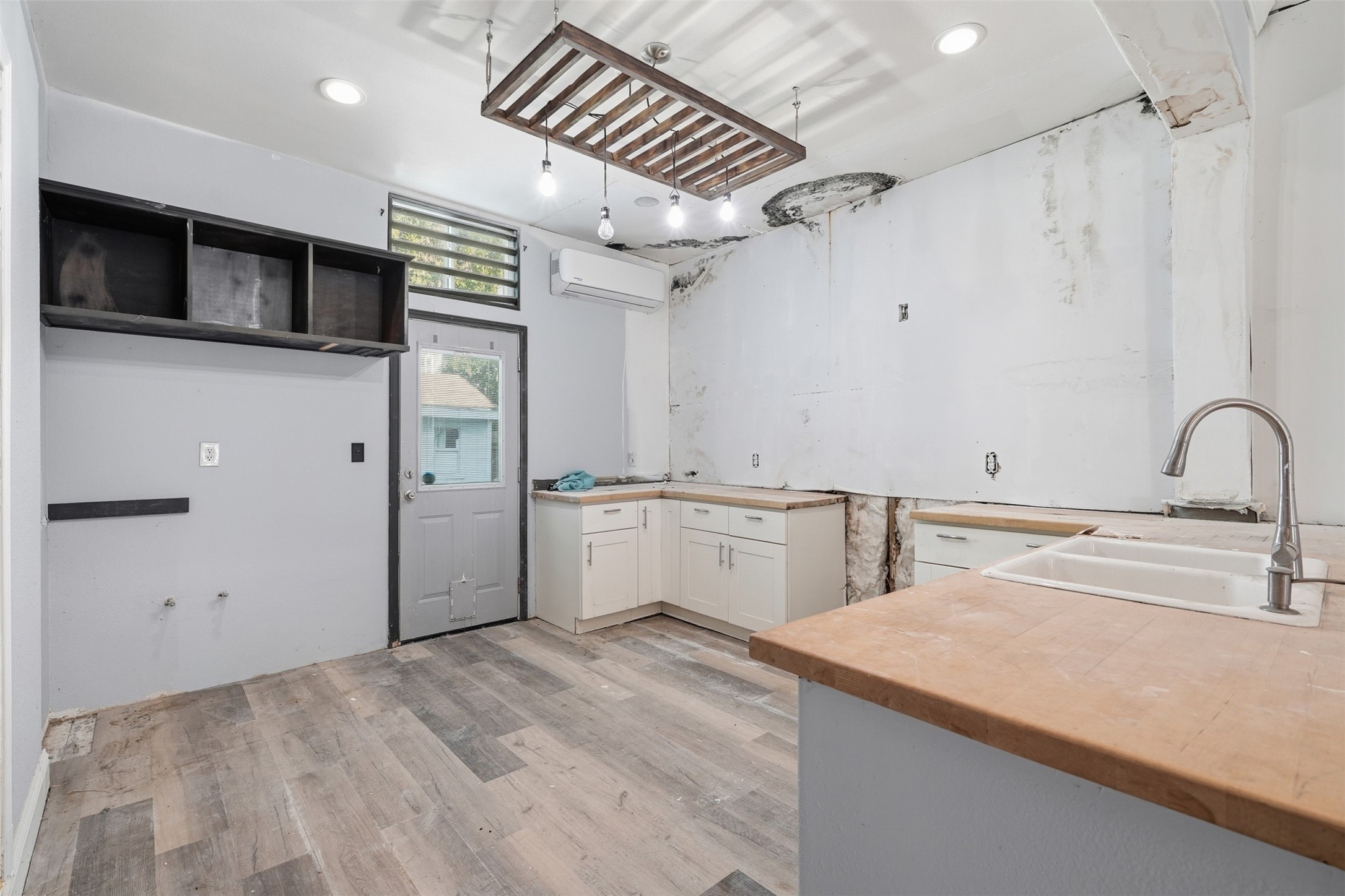 2025 Ave N 1/2, Galveston, TX 77550