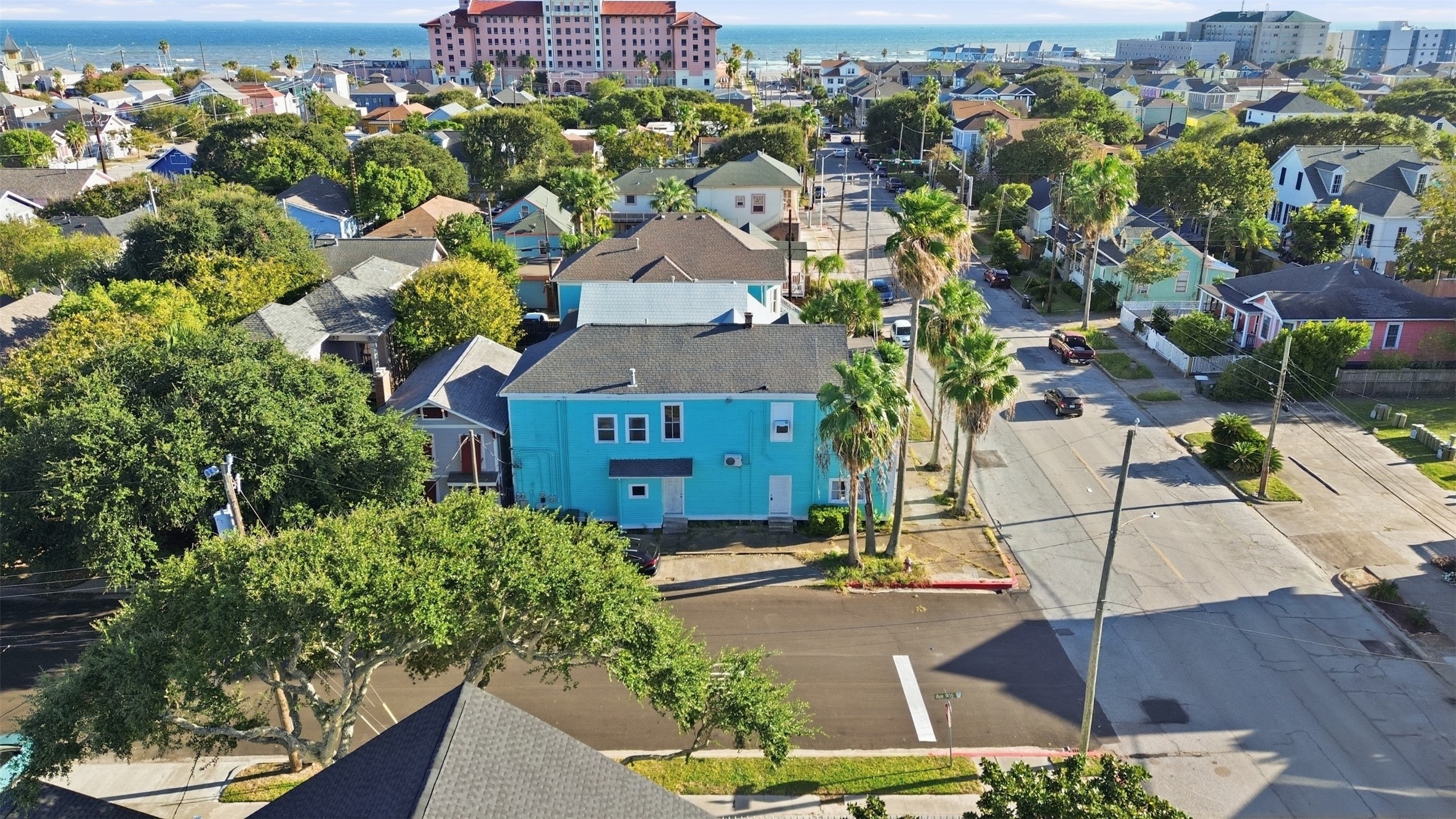 2025 Ave N 1/2, Galveston, TX 77550