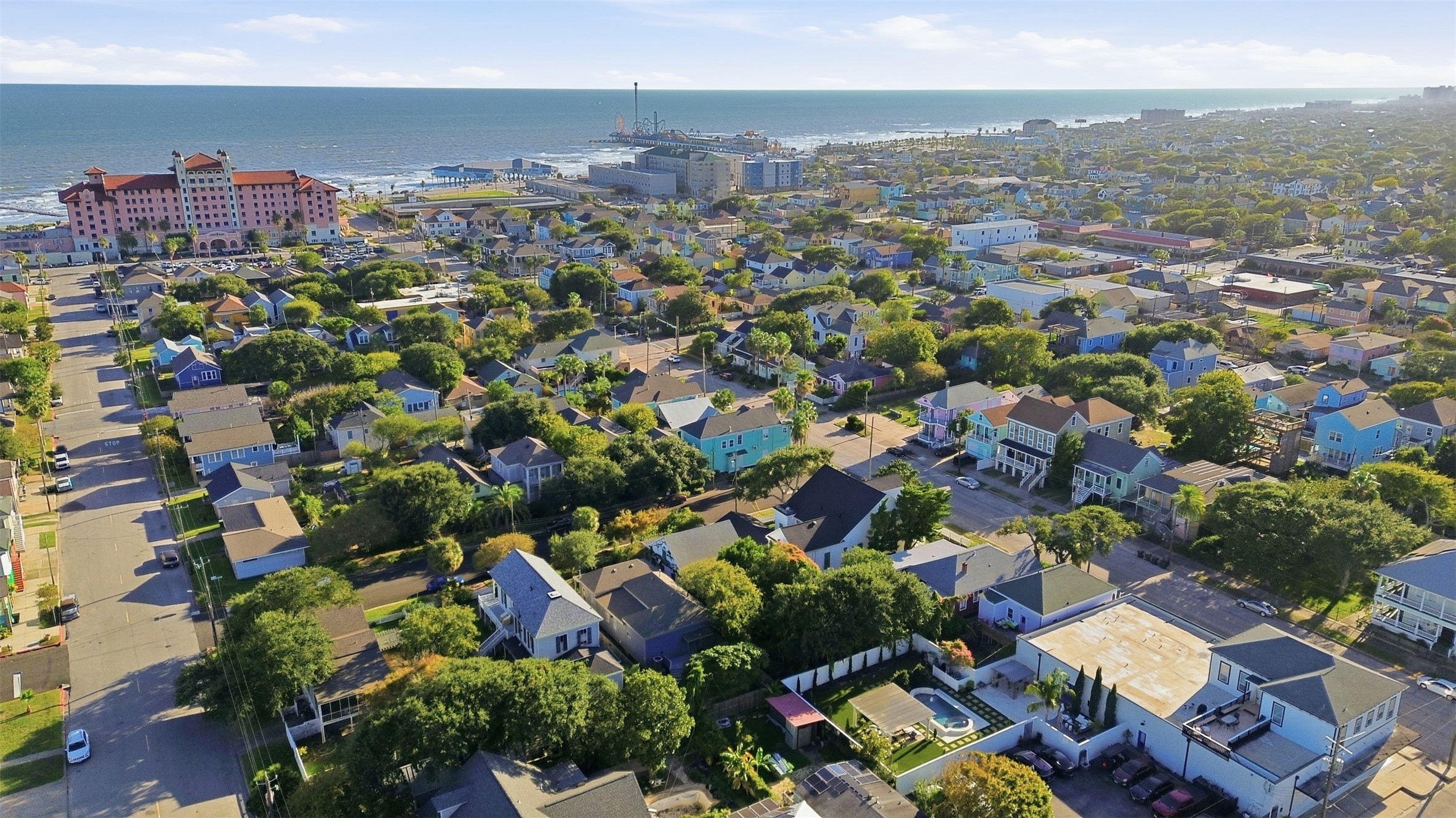 2025 Ave N 1/2, Galveston, TX 77550