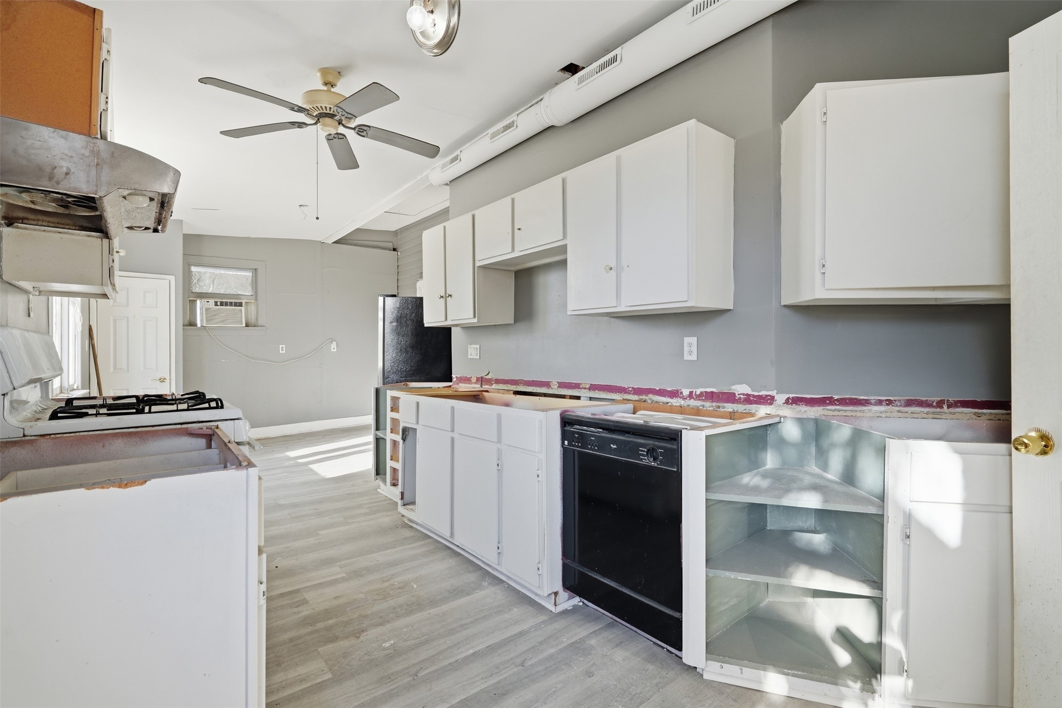 2025 Ave N 1/2, Galveston, TX 77550