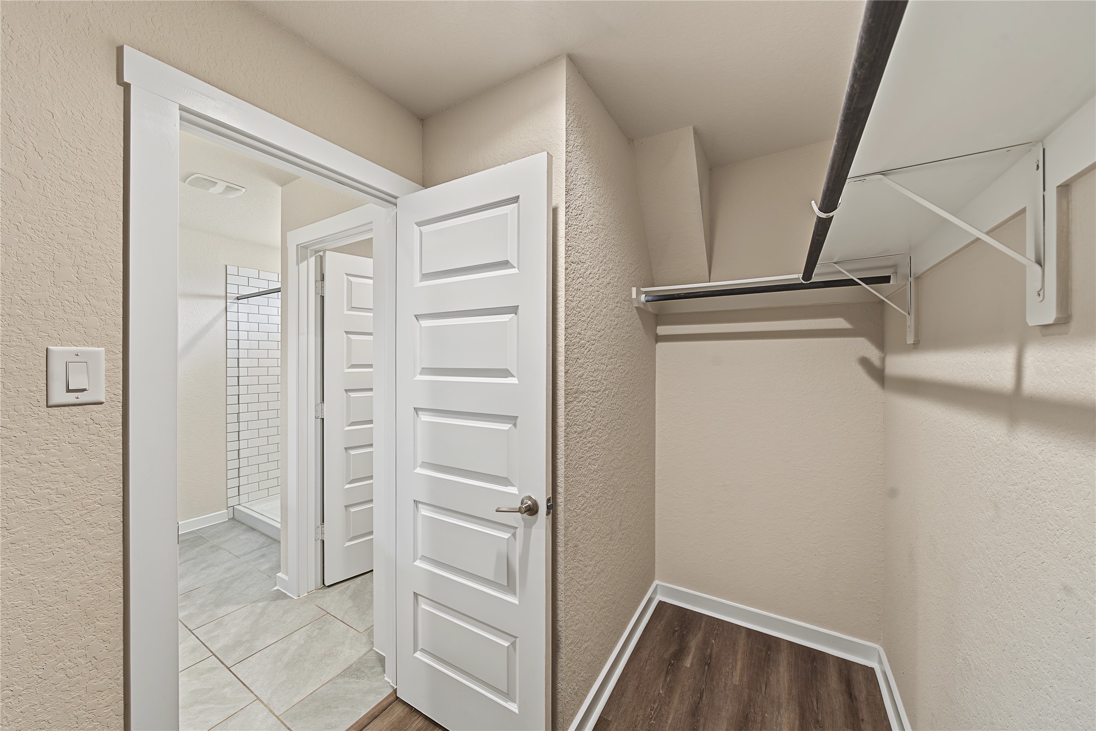 Walk-in Closet