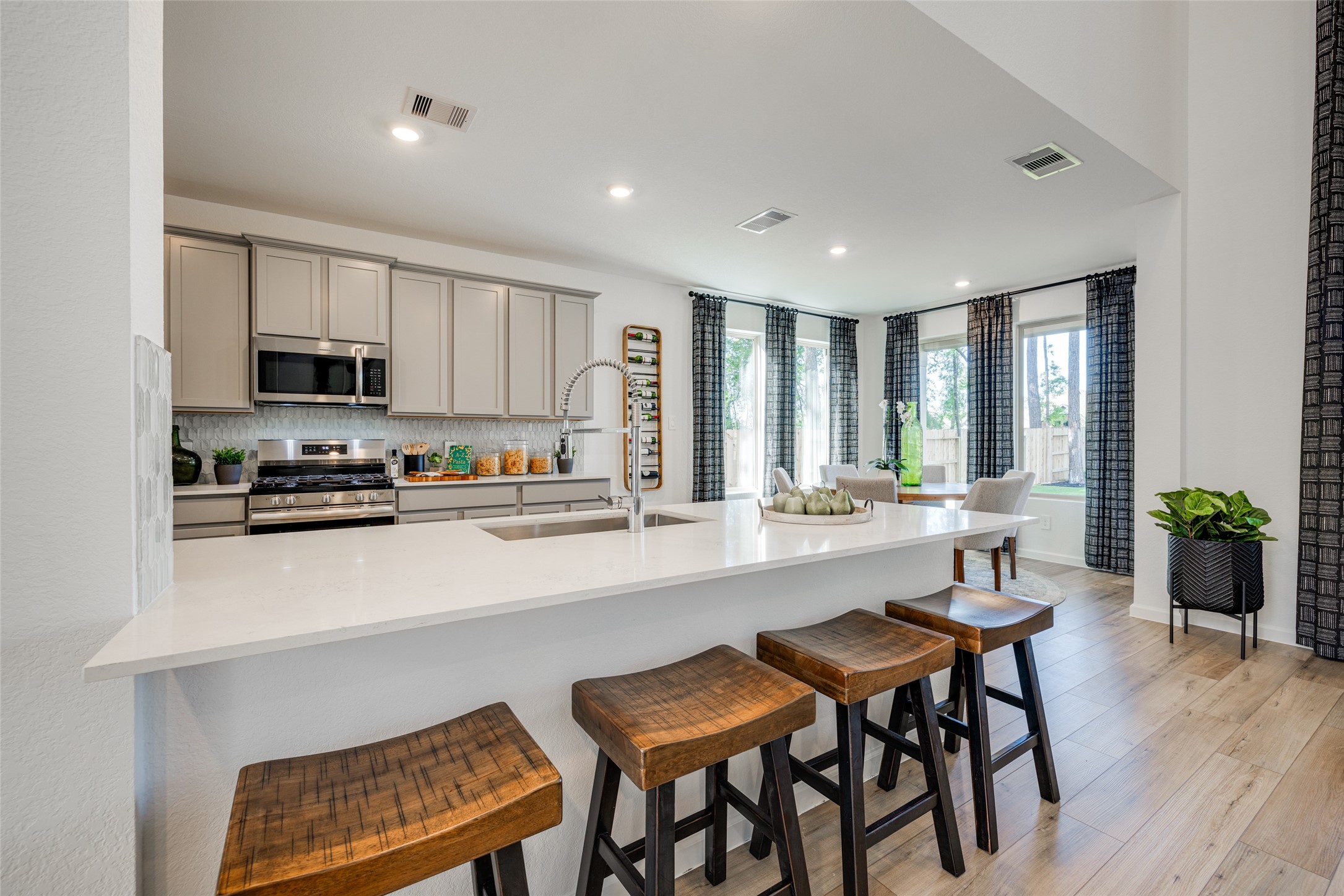 2067 Ocean Mist Drive, Waller, TX 77445