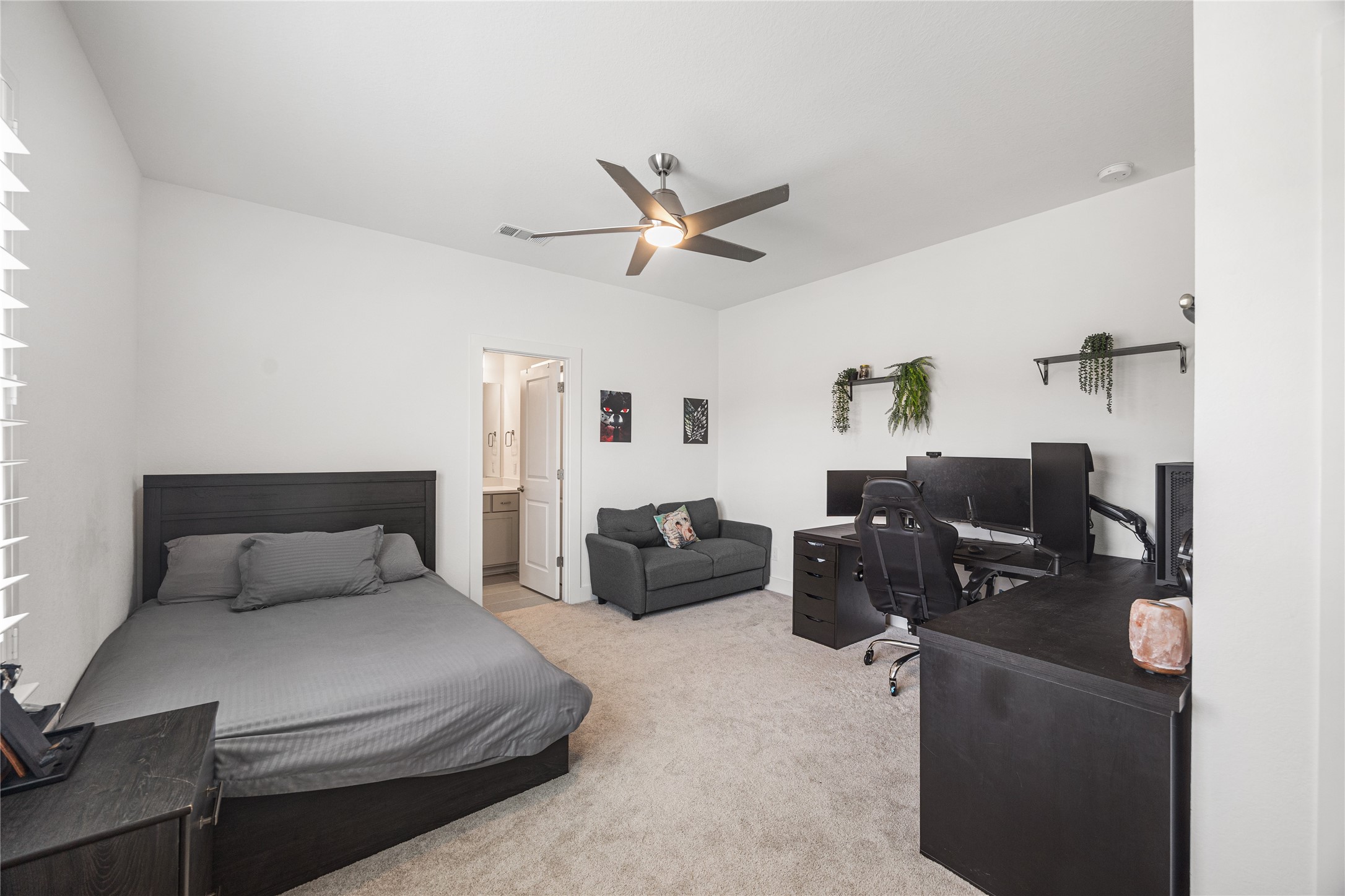 3rd bedroom.