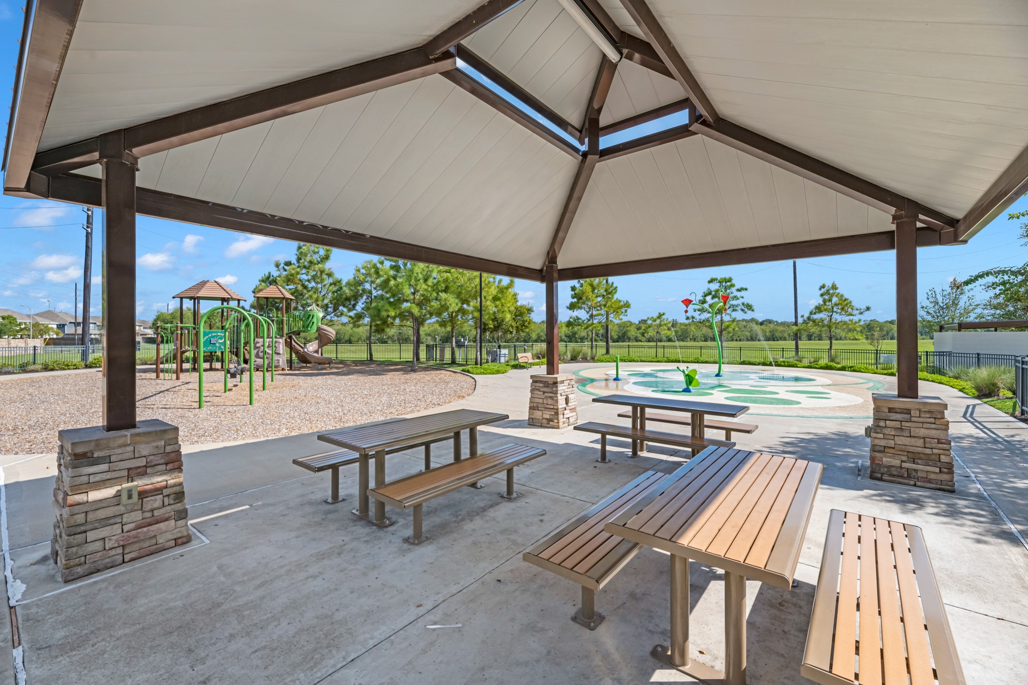 4522 Breezewood Drive, Rosenberg, TX 77471