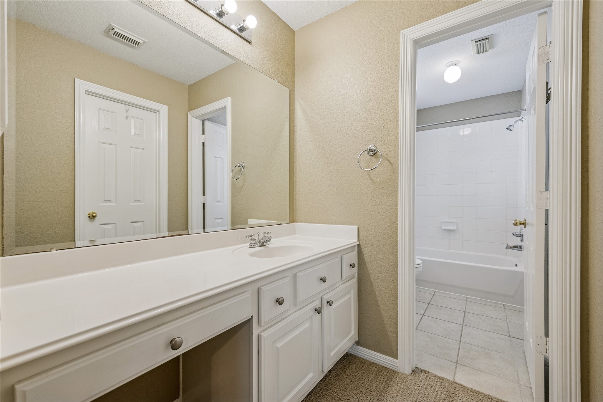 21223 Heartwood Oak Trail, Cypress, TX 77433