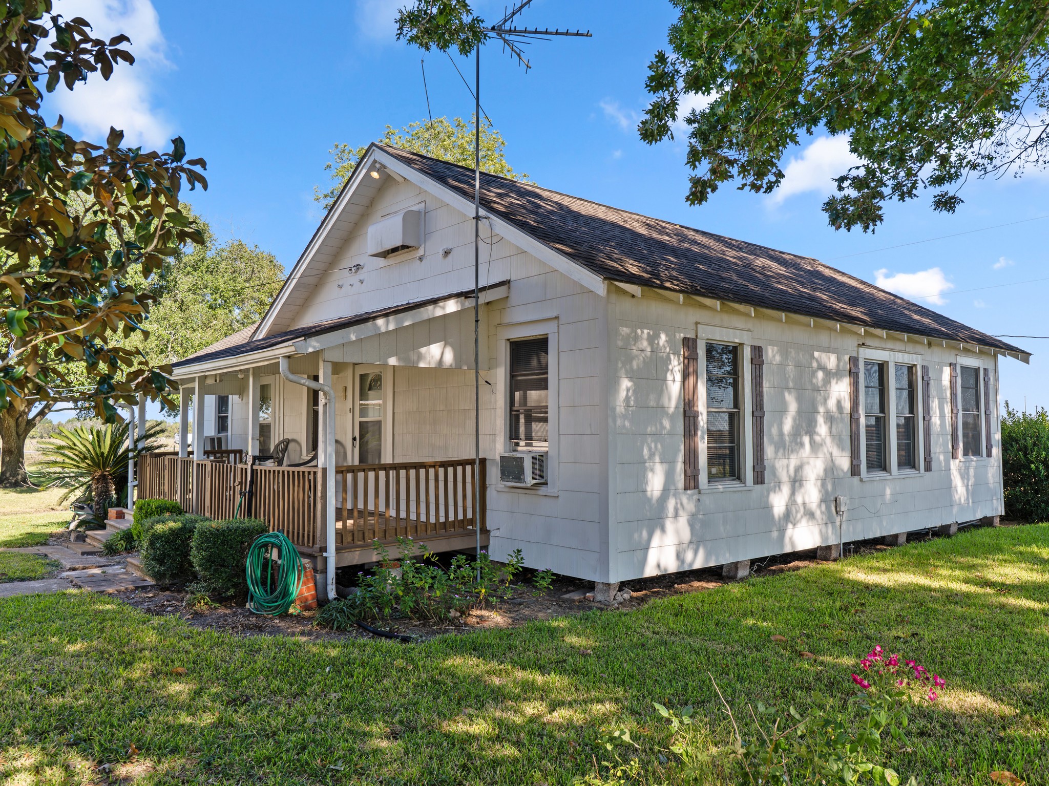 14309 Vrlla Road, Guy, TX 77444