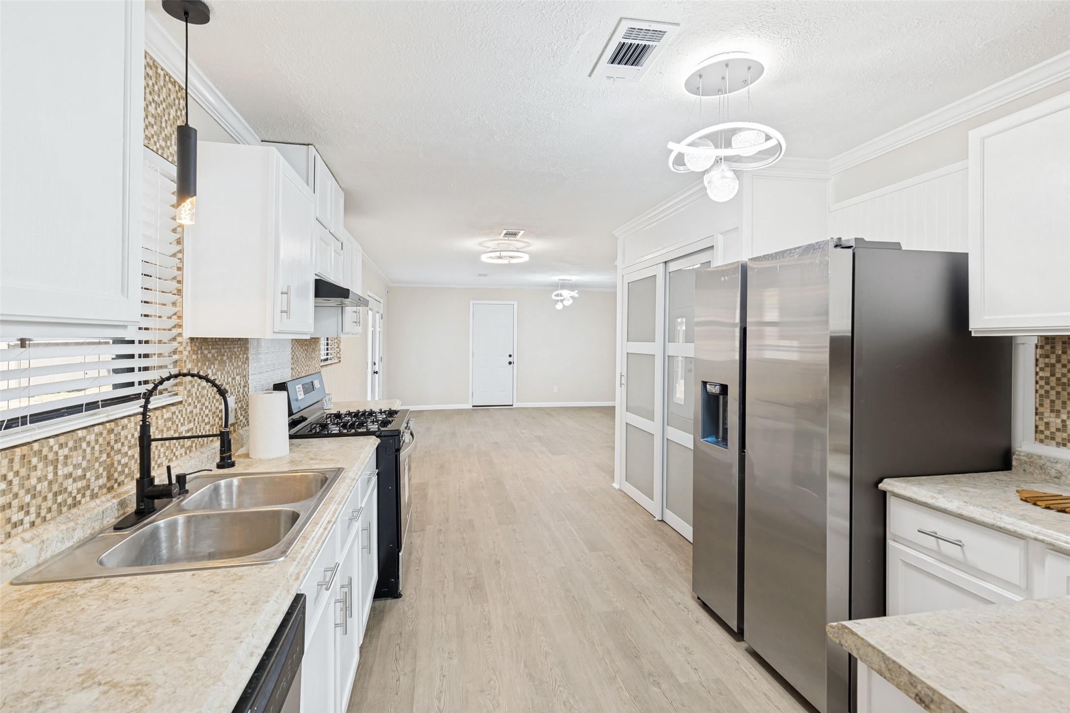 1802 Hartt Street, Baytown, TX 77520