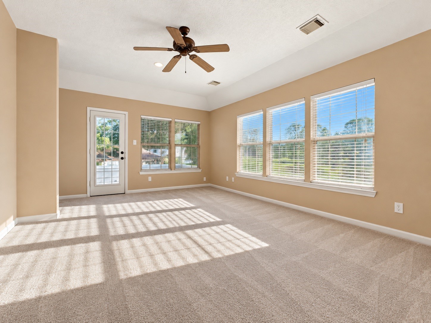 16148 Broadwater Drive, Crosby, TX 77532