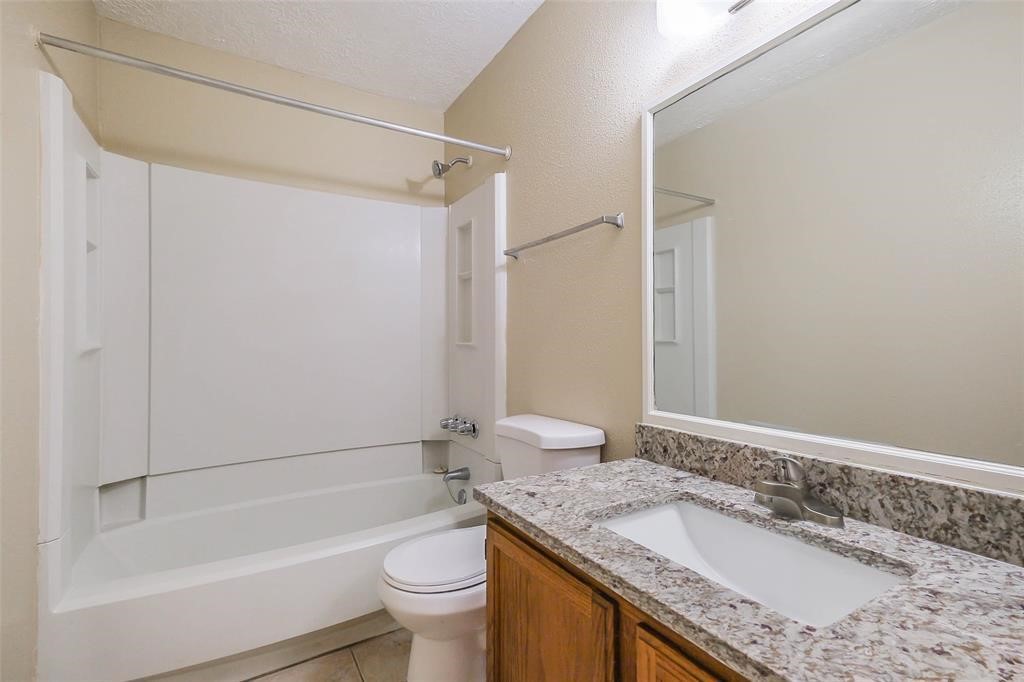 10120 Emerald Oaks Drive, Houston, TX 77070