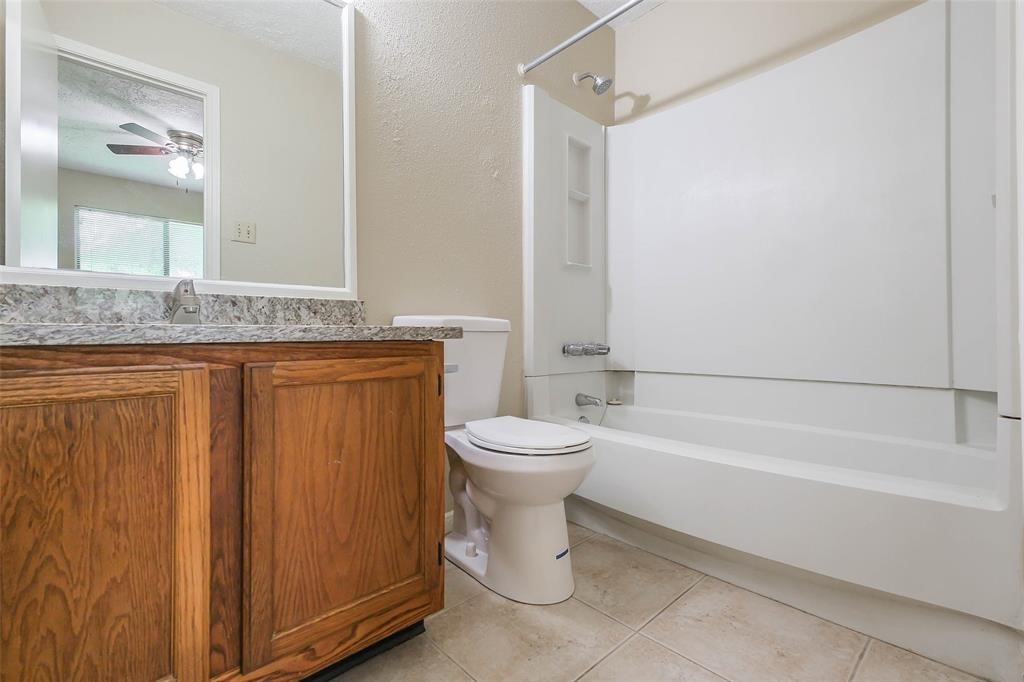 10120 Emerald Oaks Drive, Houston, TX 77070