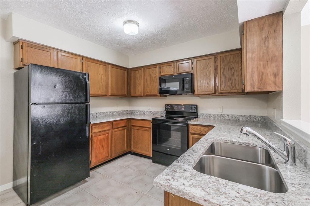 10120 Emerald Oaks Drive, Houston, TX 77070