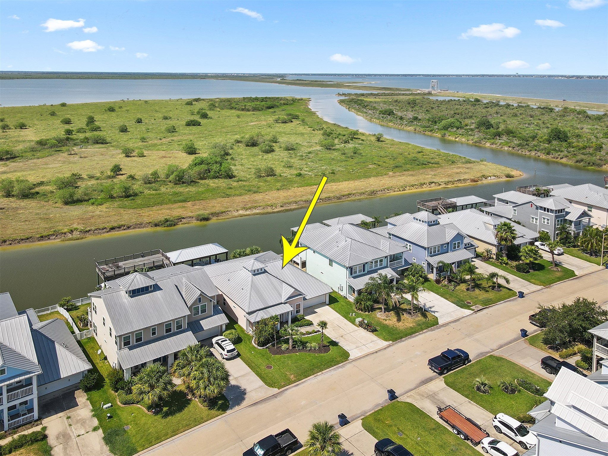 No backyard neighbors and Moses Lake in the background.