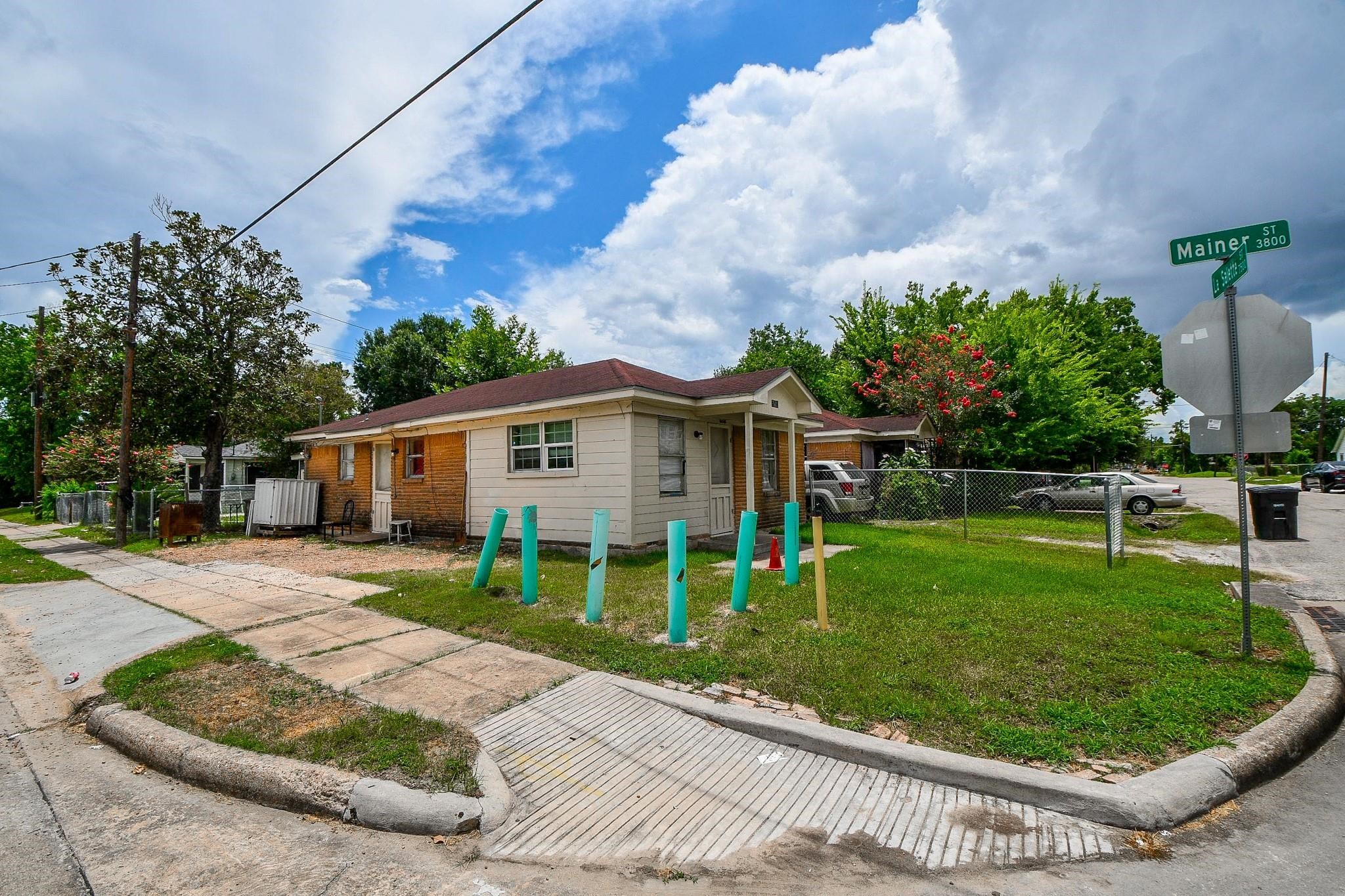 7523 La Salette Street, Houston, TX 77021