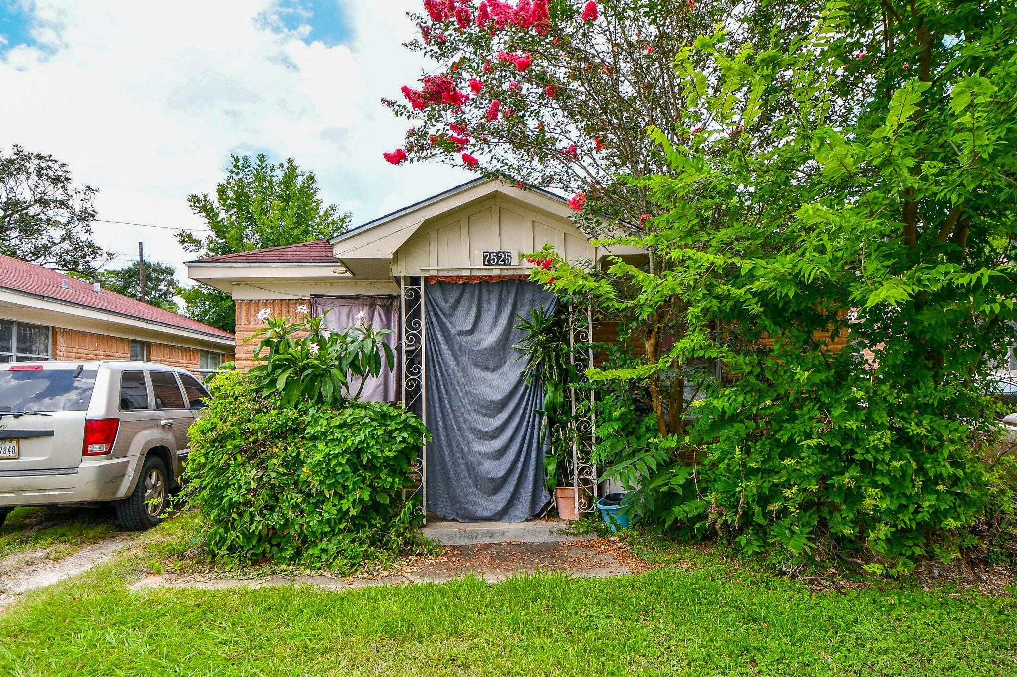 7523 La Salette Street, Houston, TX 77021