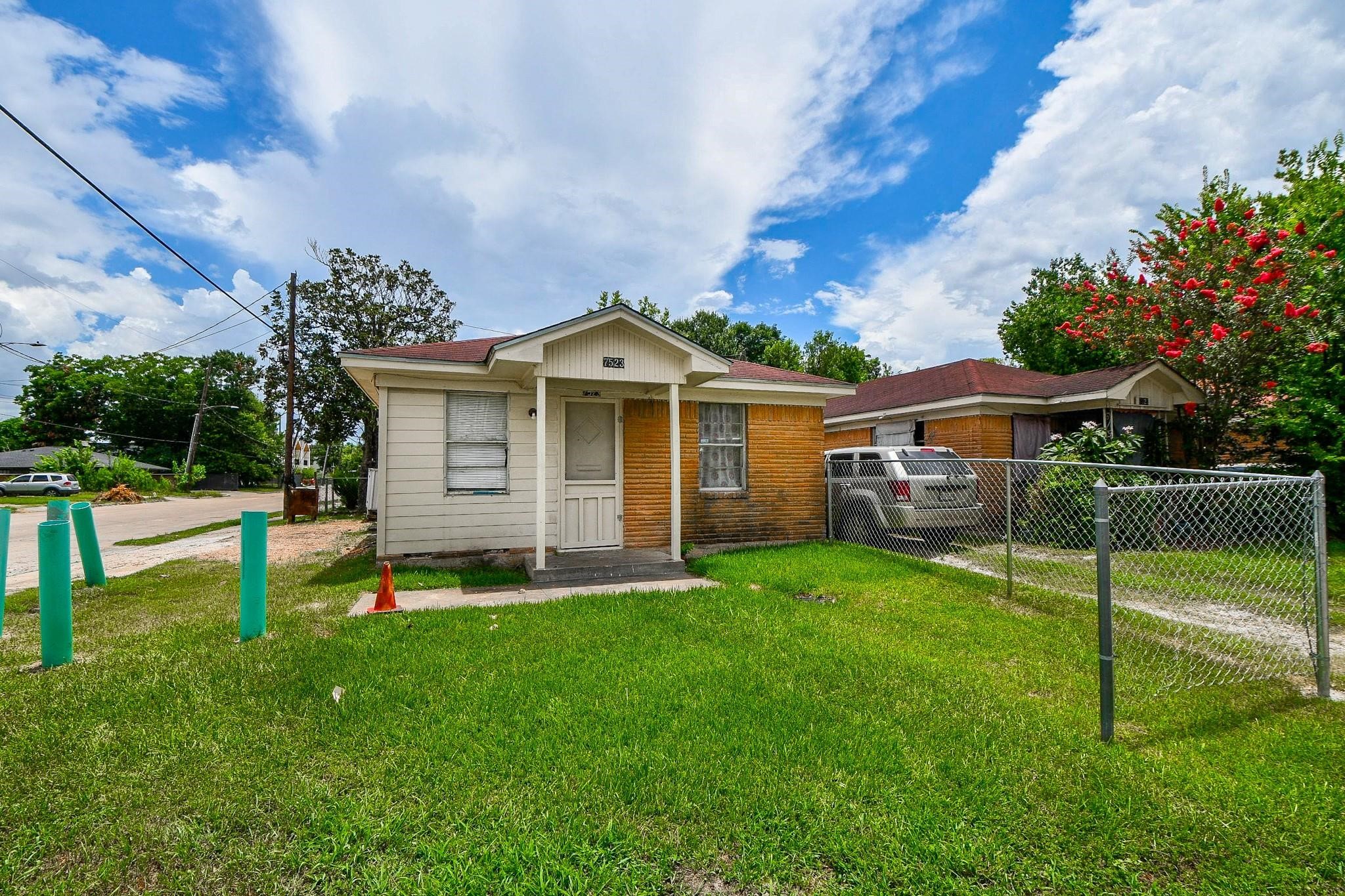 7523 La Salette Street, Houston, TX 77021