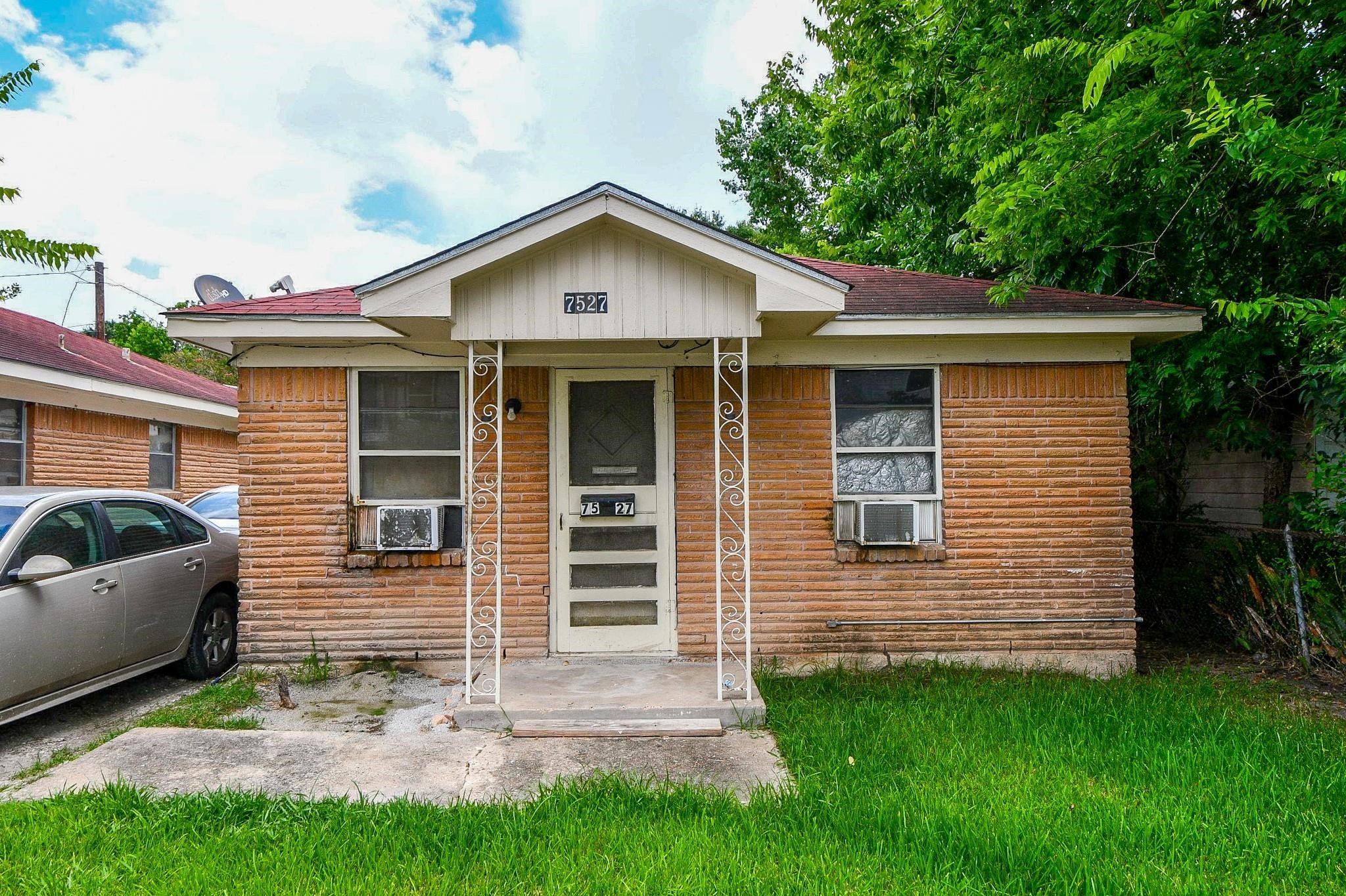 7523 La Salette Street, Houston, TX 77021