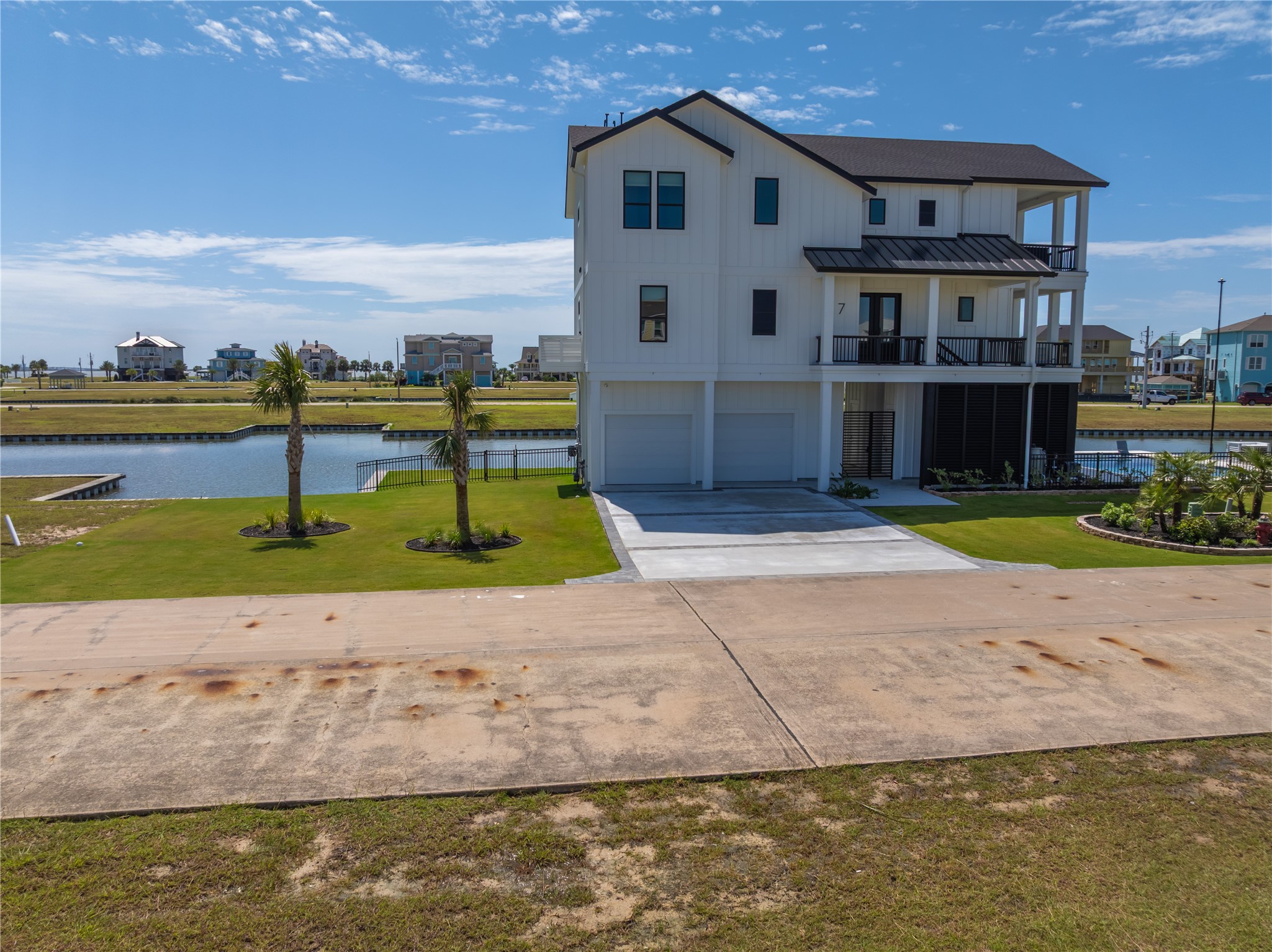 10 Marathon, Hitchcock, TX 77563