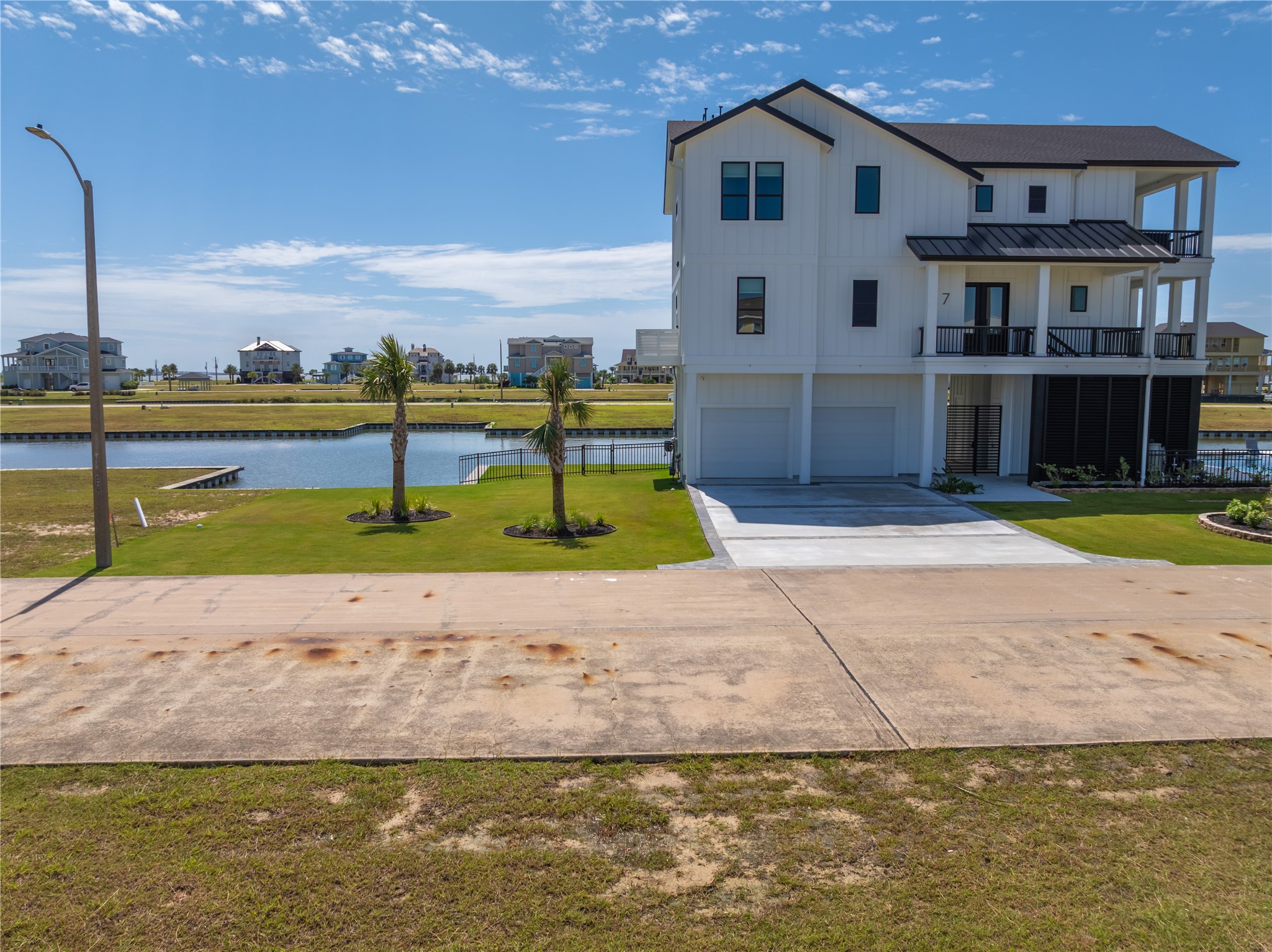10 Marathon, Hitchcock, TX 77563