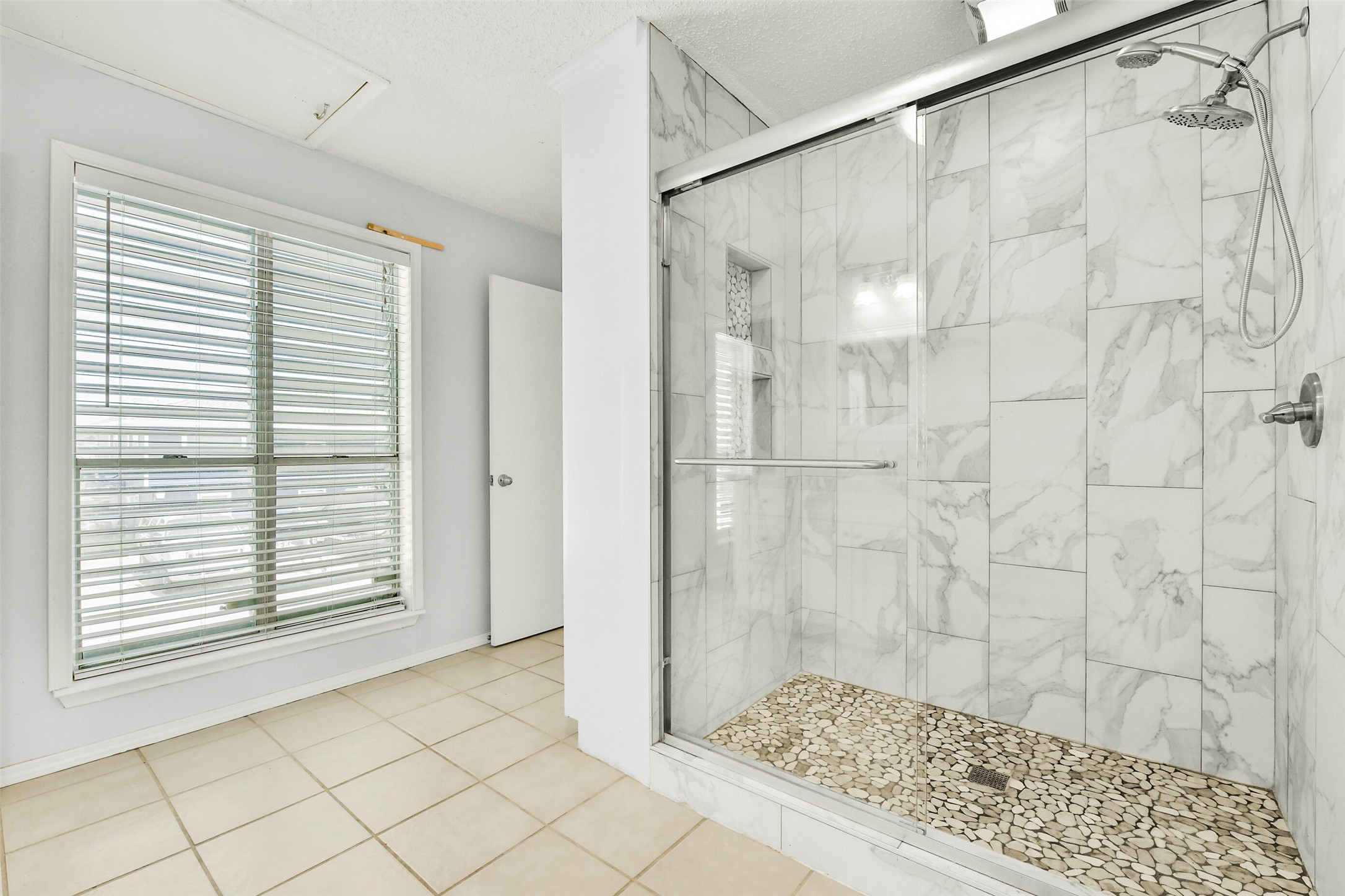 1073 Redfish Street, Bayou Vista, TX 77563