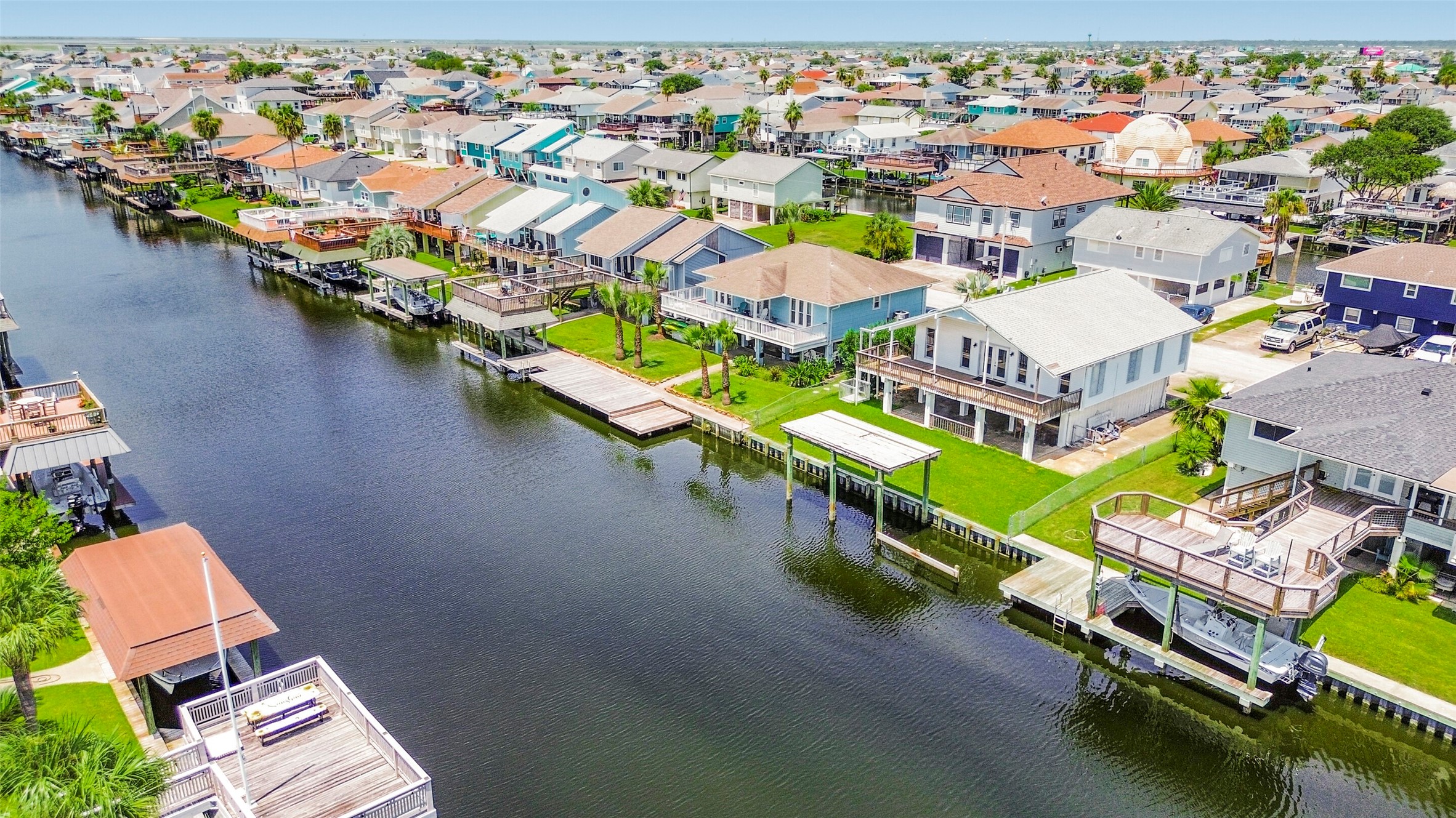 1073 Redfish Street, Bayou Vista, TX 77563