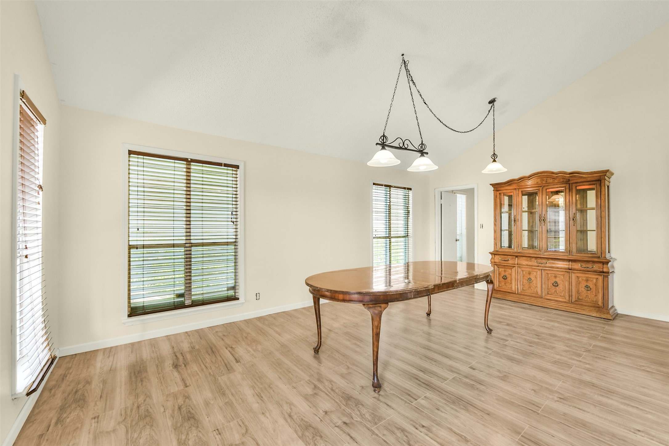 1073 Redfish Street, Bayou Vista, TX 77563