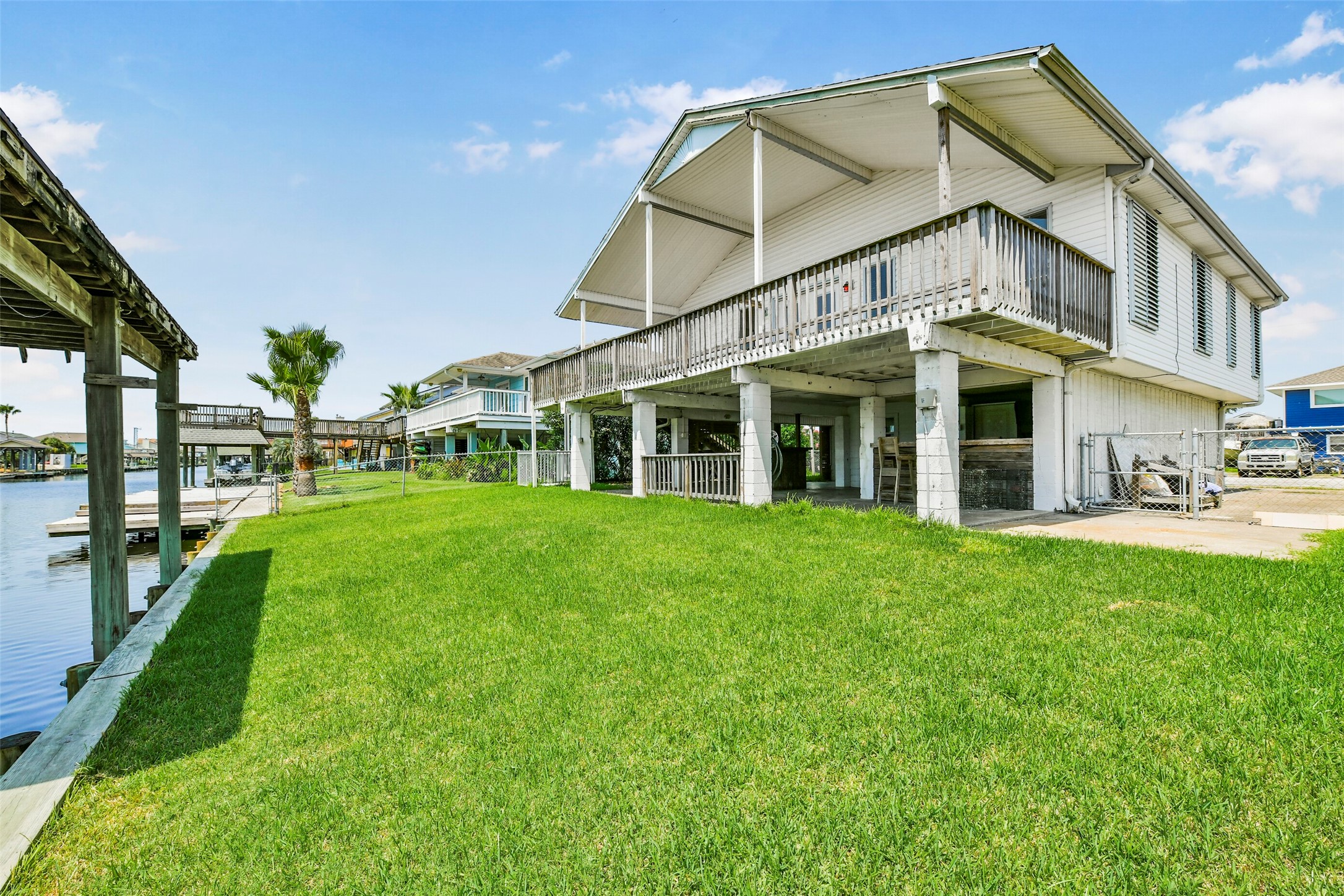 1073 Redfish Street, Bayou Vista, TX 77563