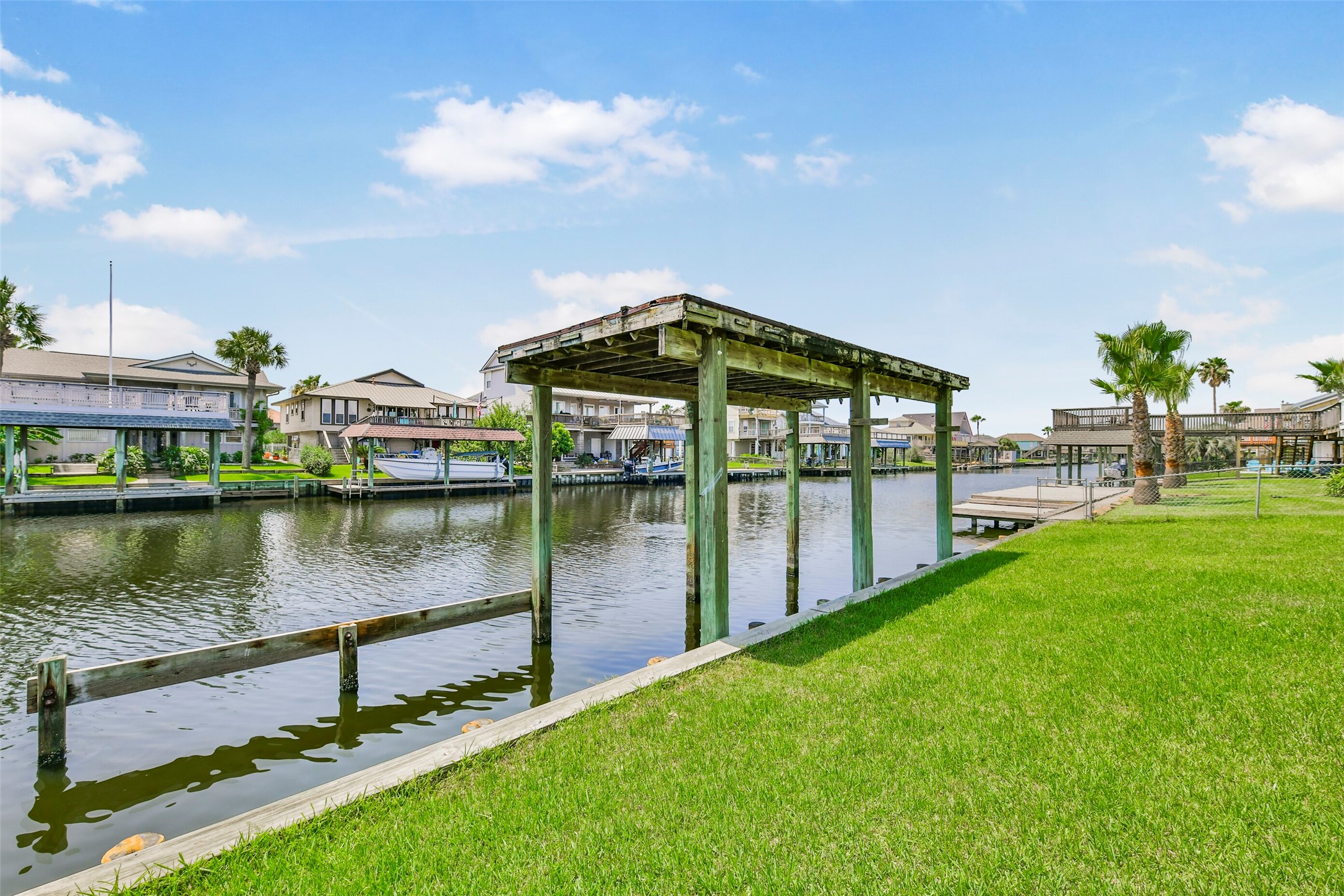1073 Redfish Street, Bayou Vista, TX 77563
