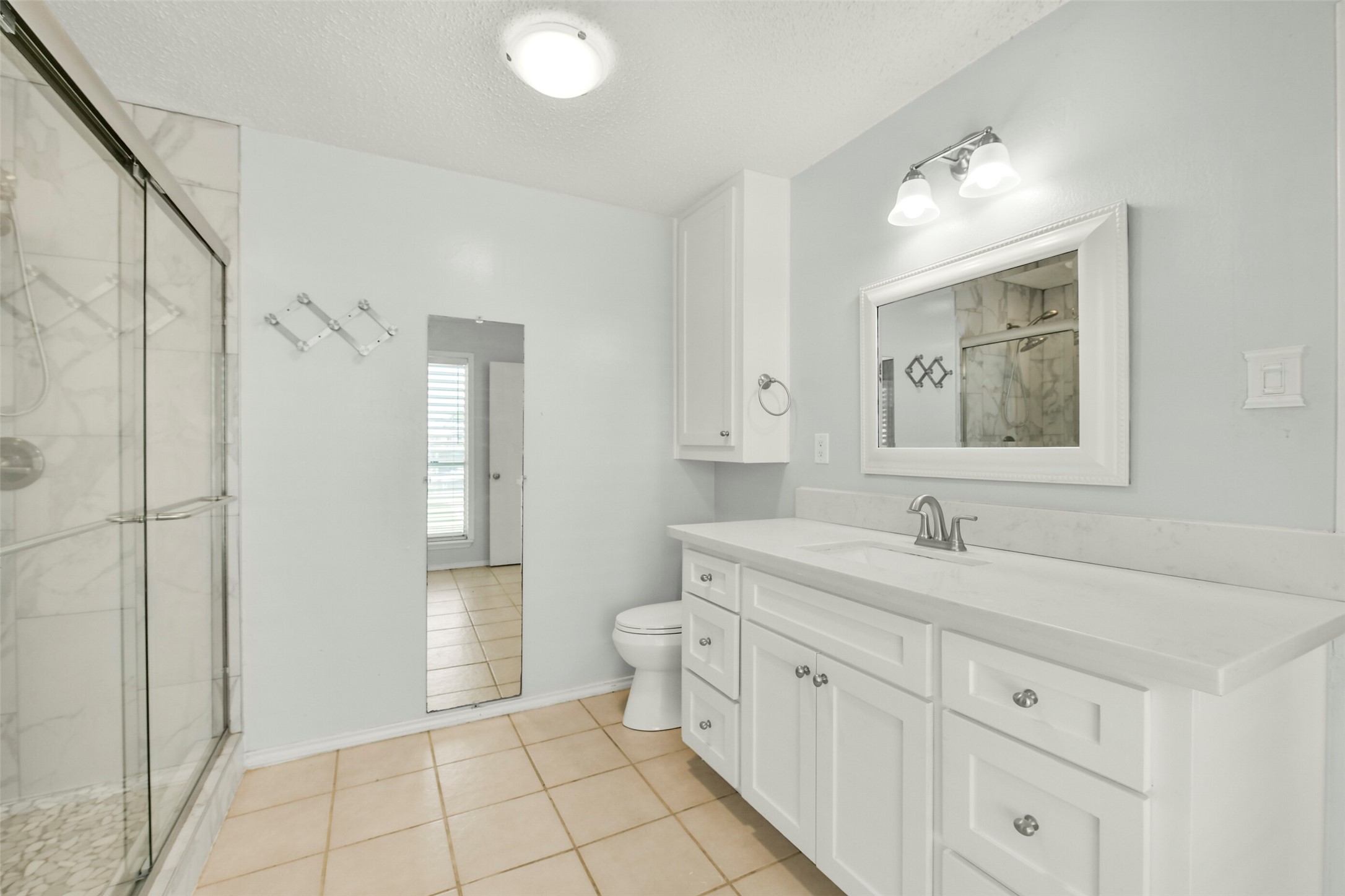 1073 Redfish Street, Bayou Vista, TX 77563