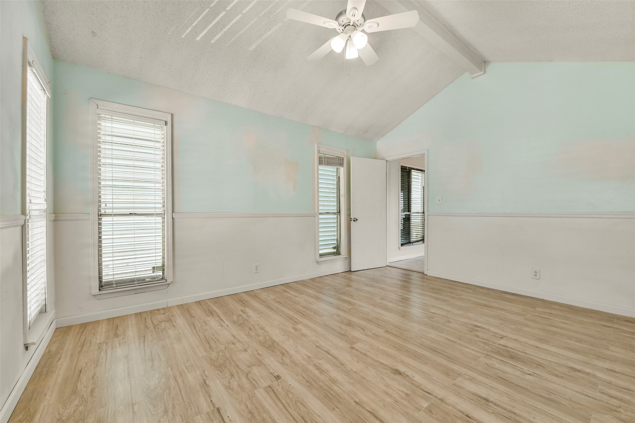 1073 Redfish Street, Bayou Vista, TX 77563