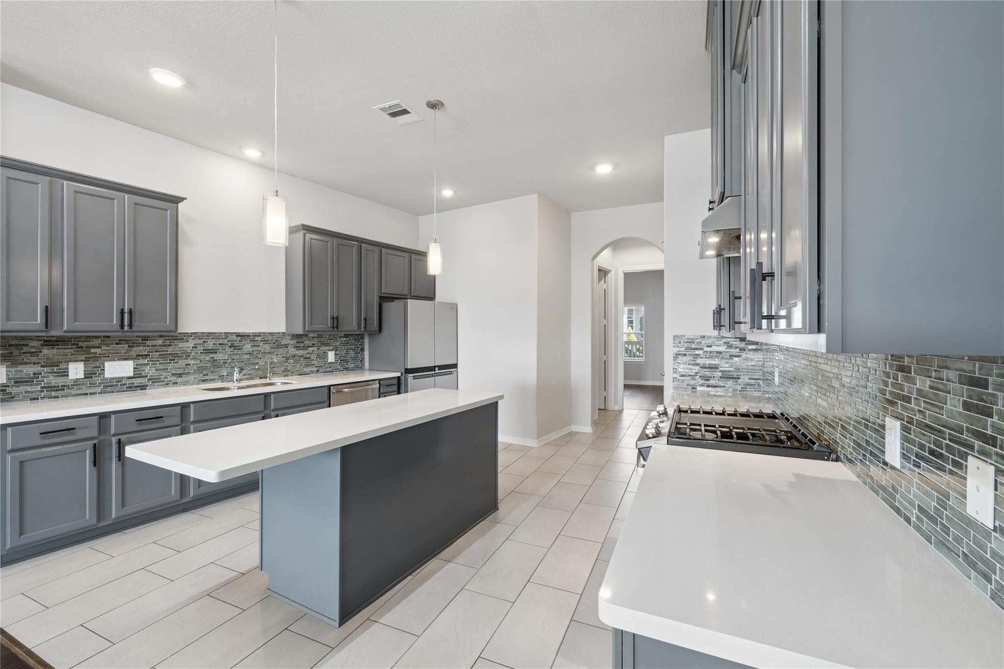 705 N Bayshore Drive, La Porte, TX 77571