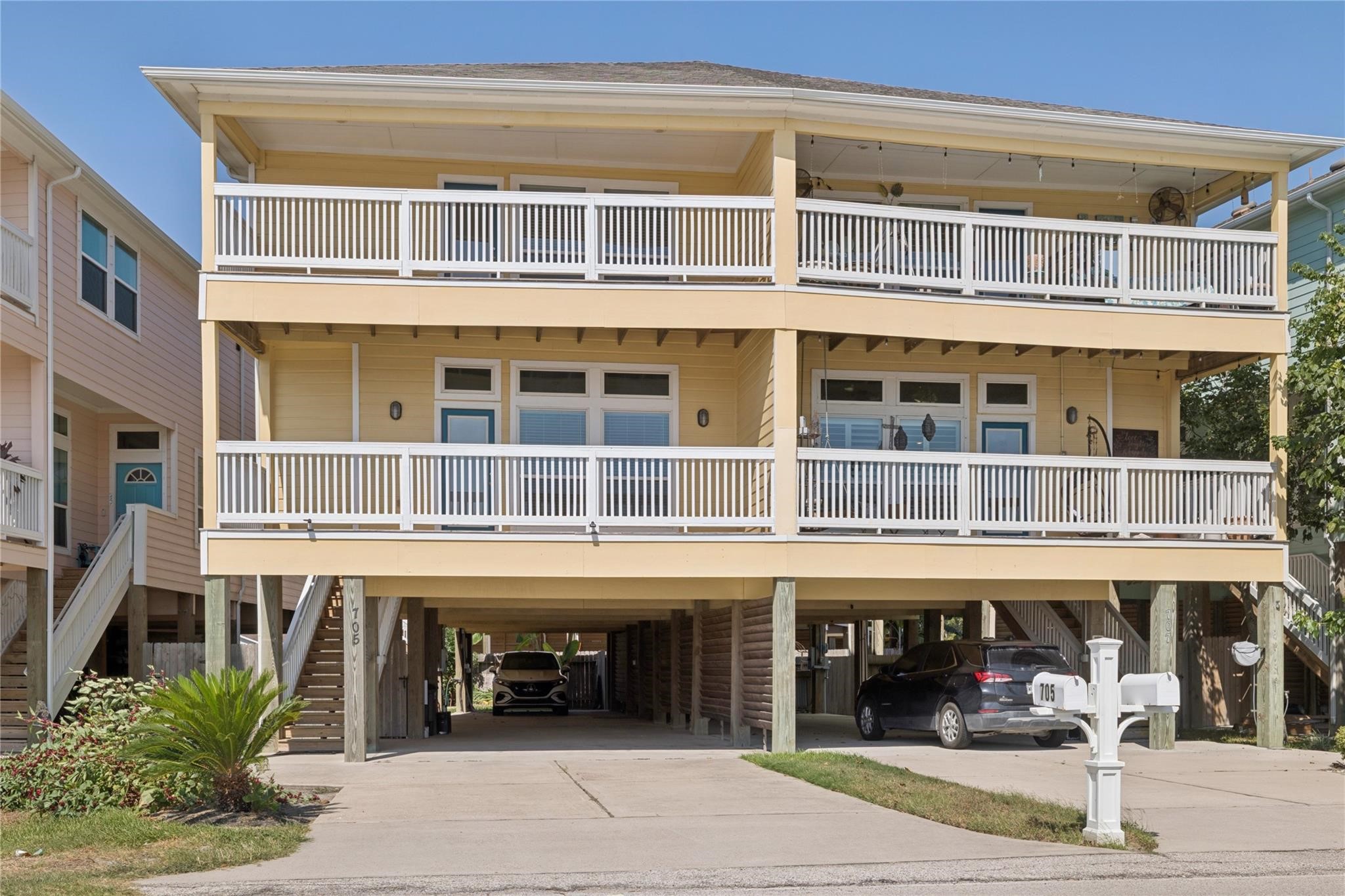 705 N Bayshore Drive, La Porte, TX 77571