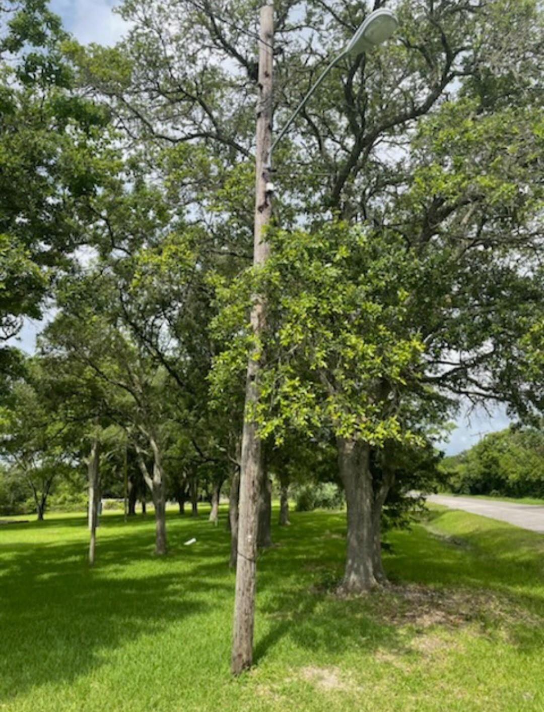 2702 Lake Road, La Marque, TX 77568 2702 Lake Road, La Marque, TX 77568