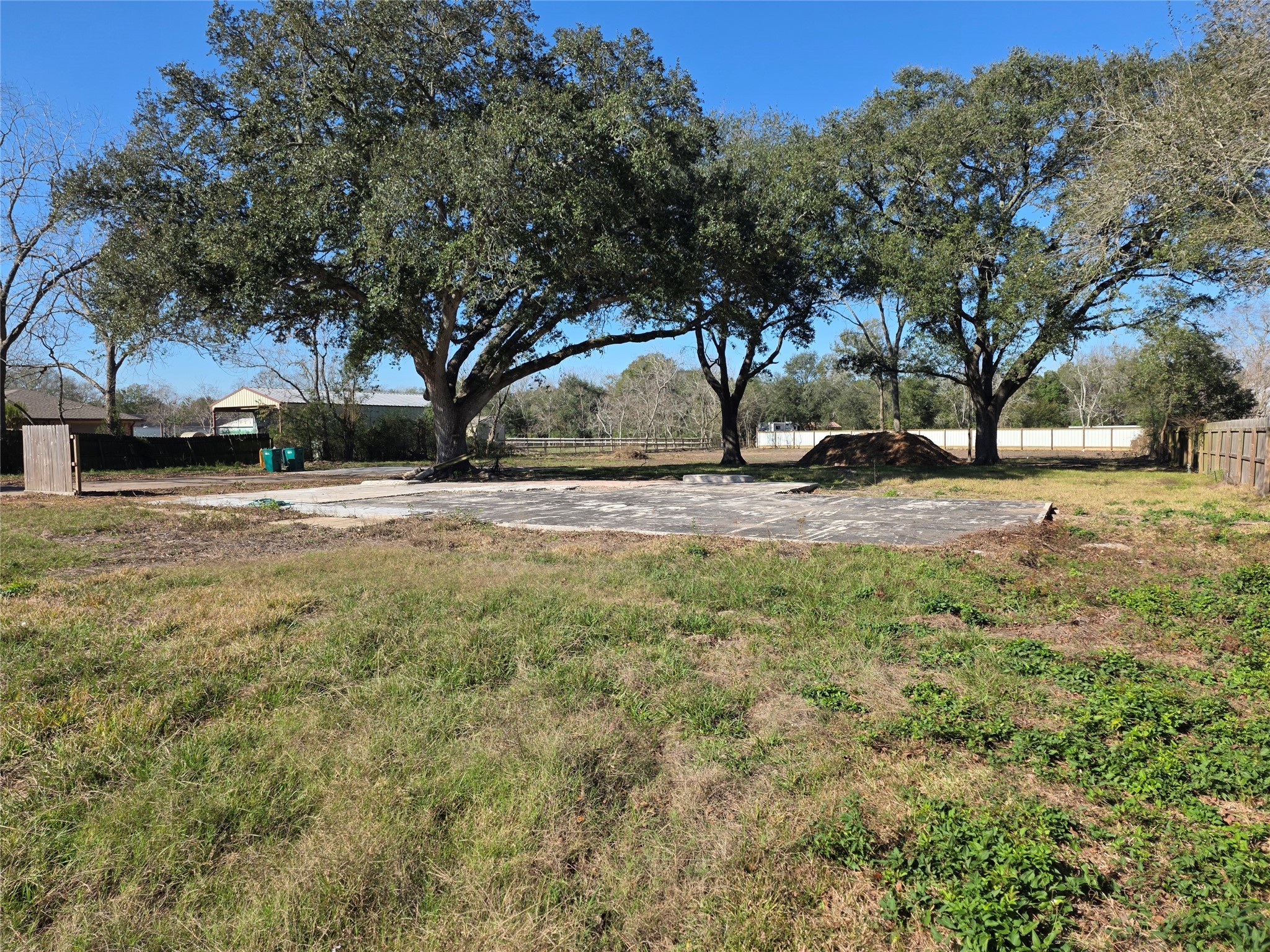414 Gordy Road, Bacliff, TX 77518