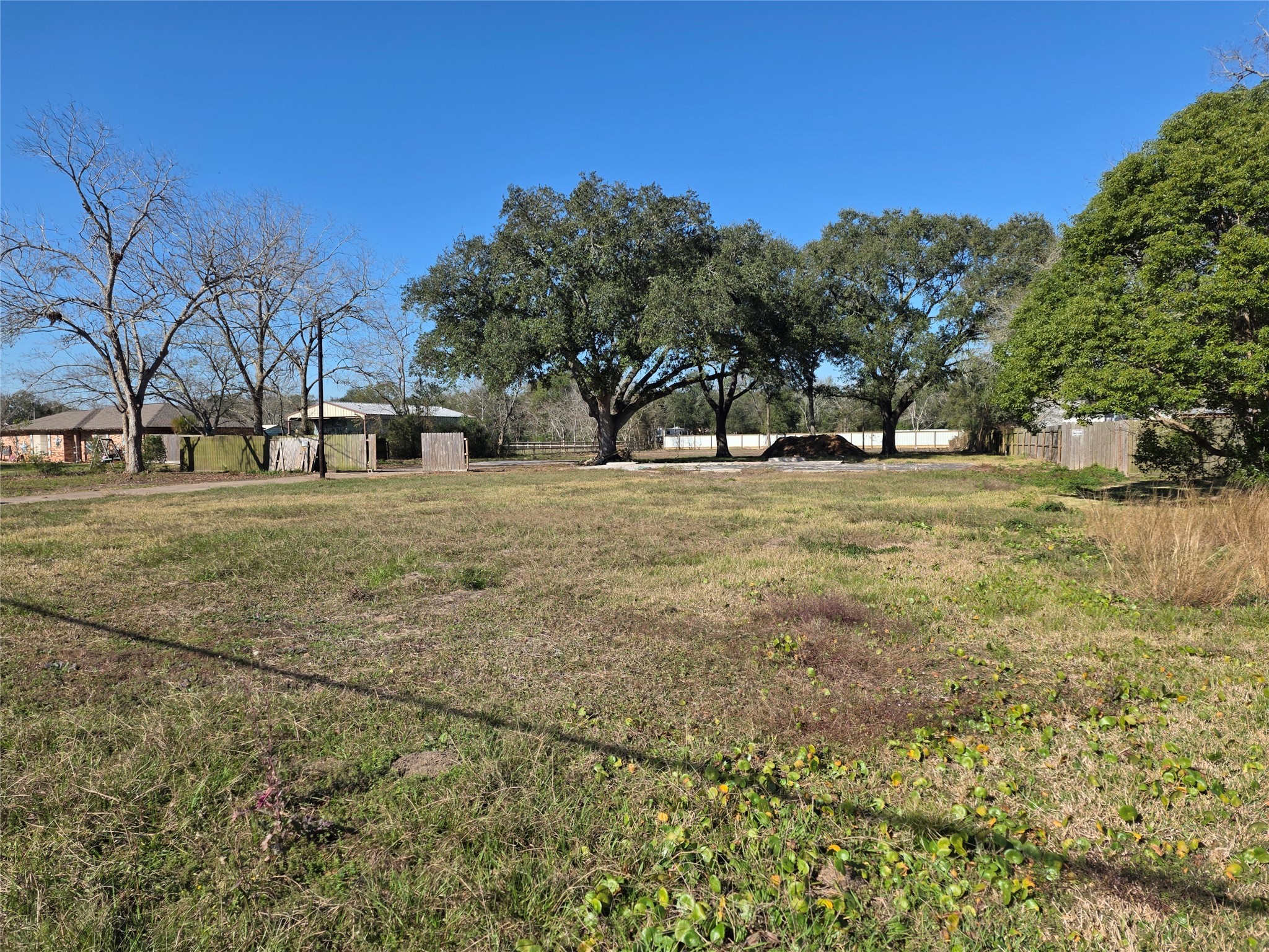 414 Gordy Road, Bacliff, TX 77518