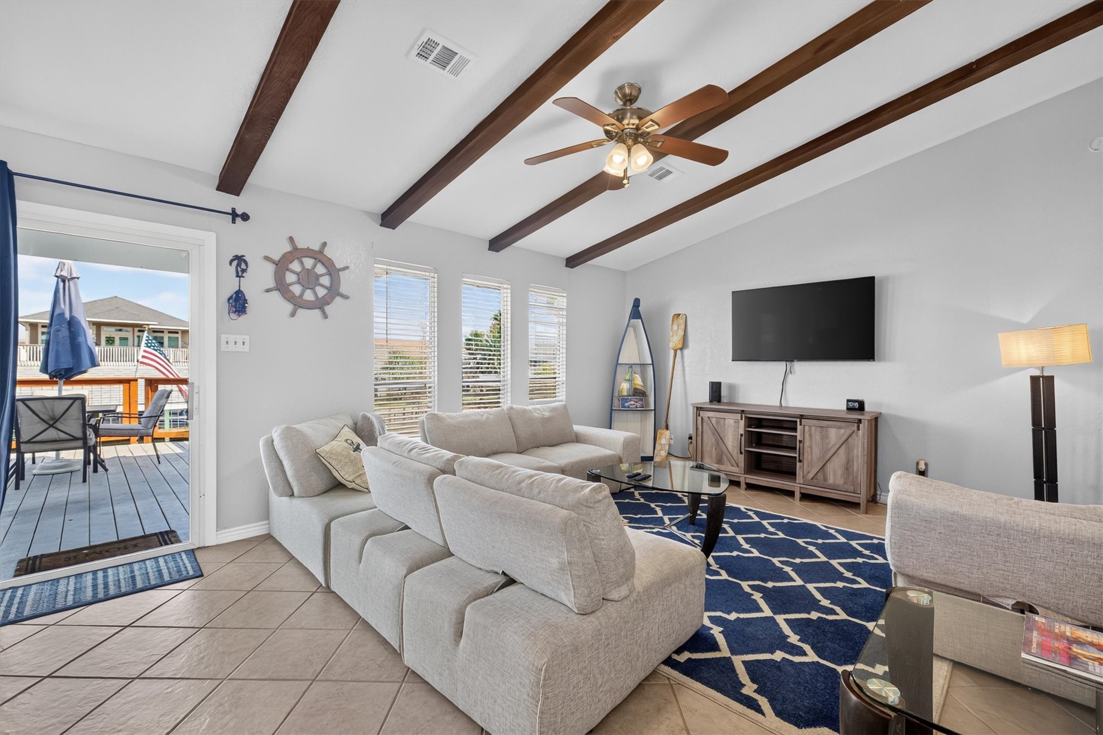 615 Warsaw Street, Bayou Vista, TX 77563