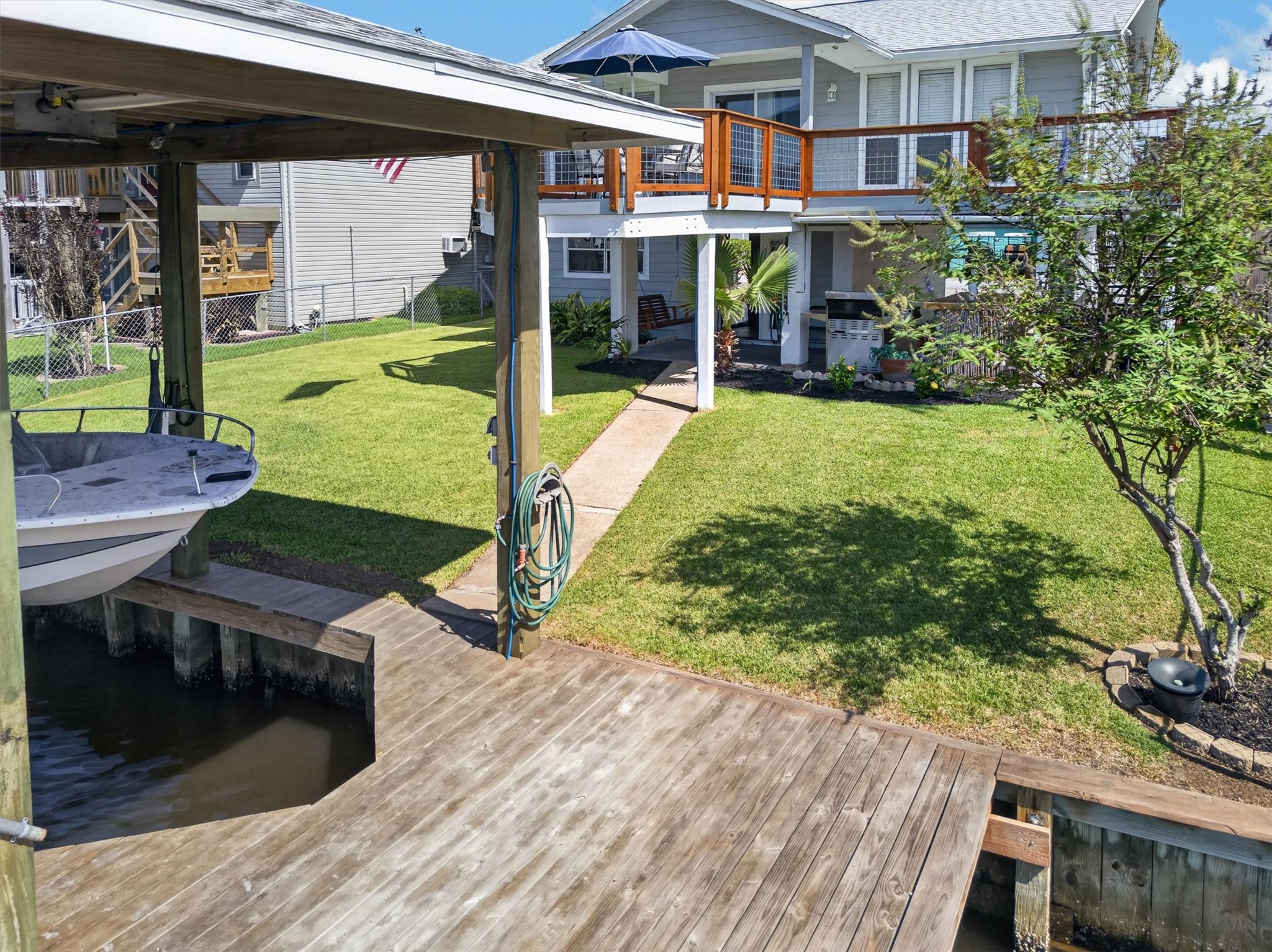 615 Warsaw Street, Bayou Vista, TX 77563