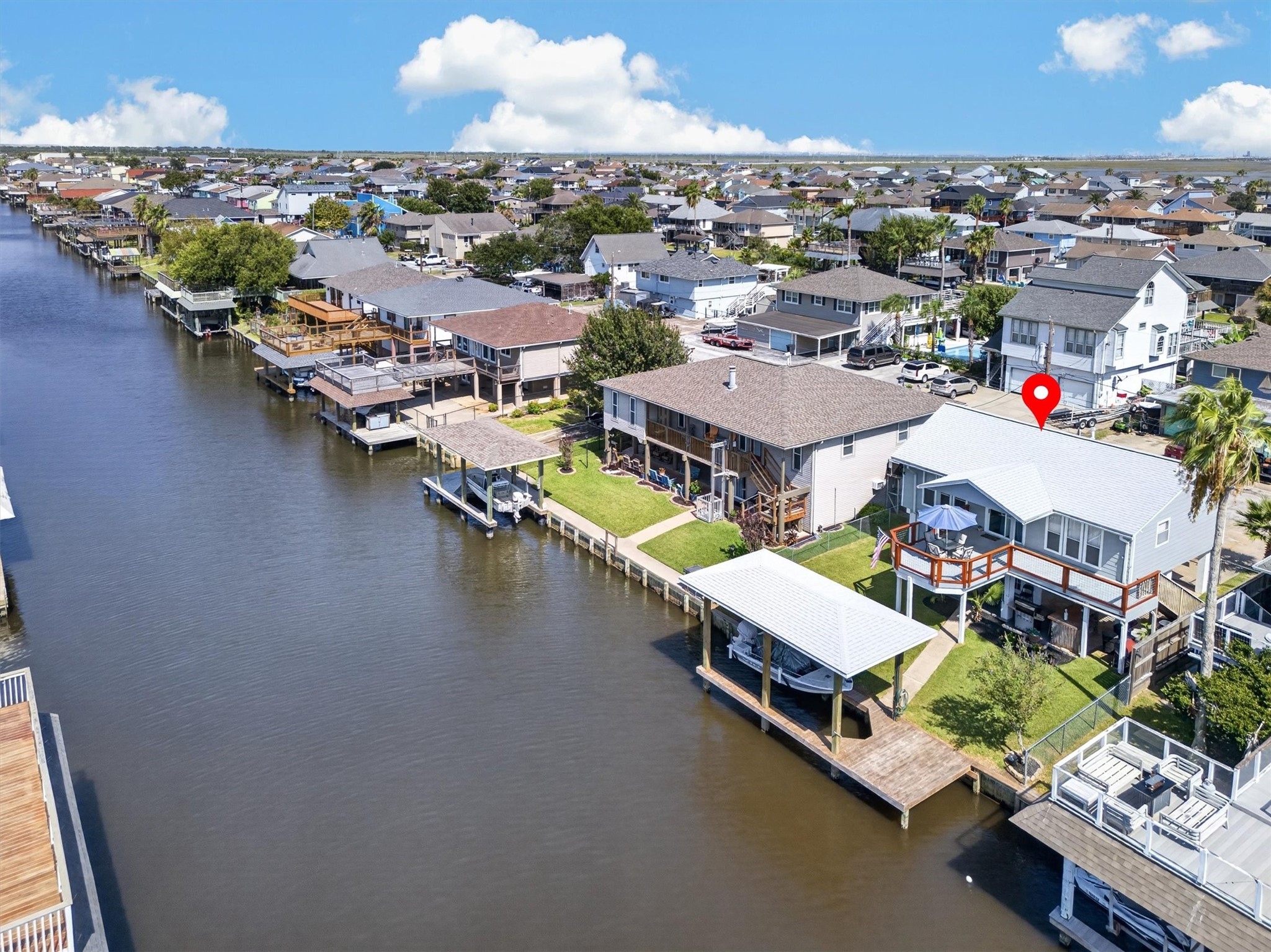 615 Warsaw Street, Bayou Vista, TX 77563