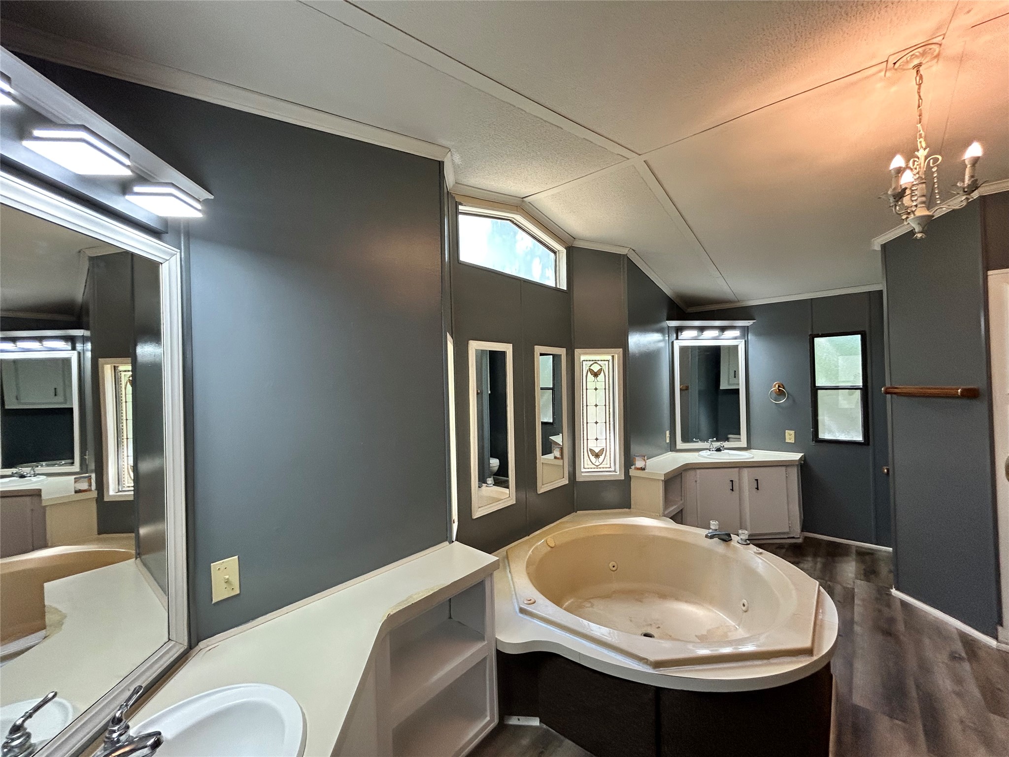 403 W Worsham Street, Willis, TX 77378