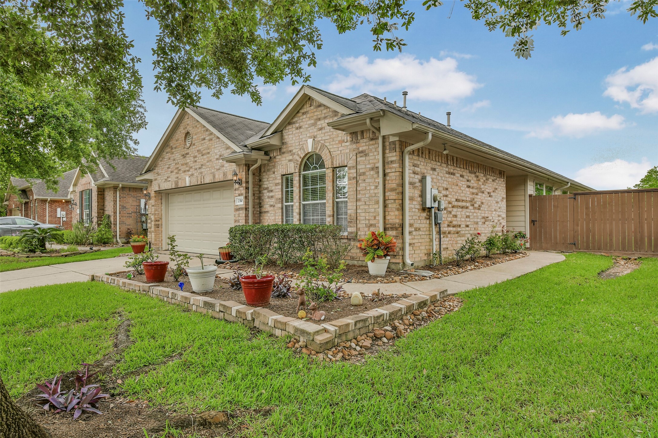 2310 Messina Drive, Pearland, TX 77581