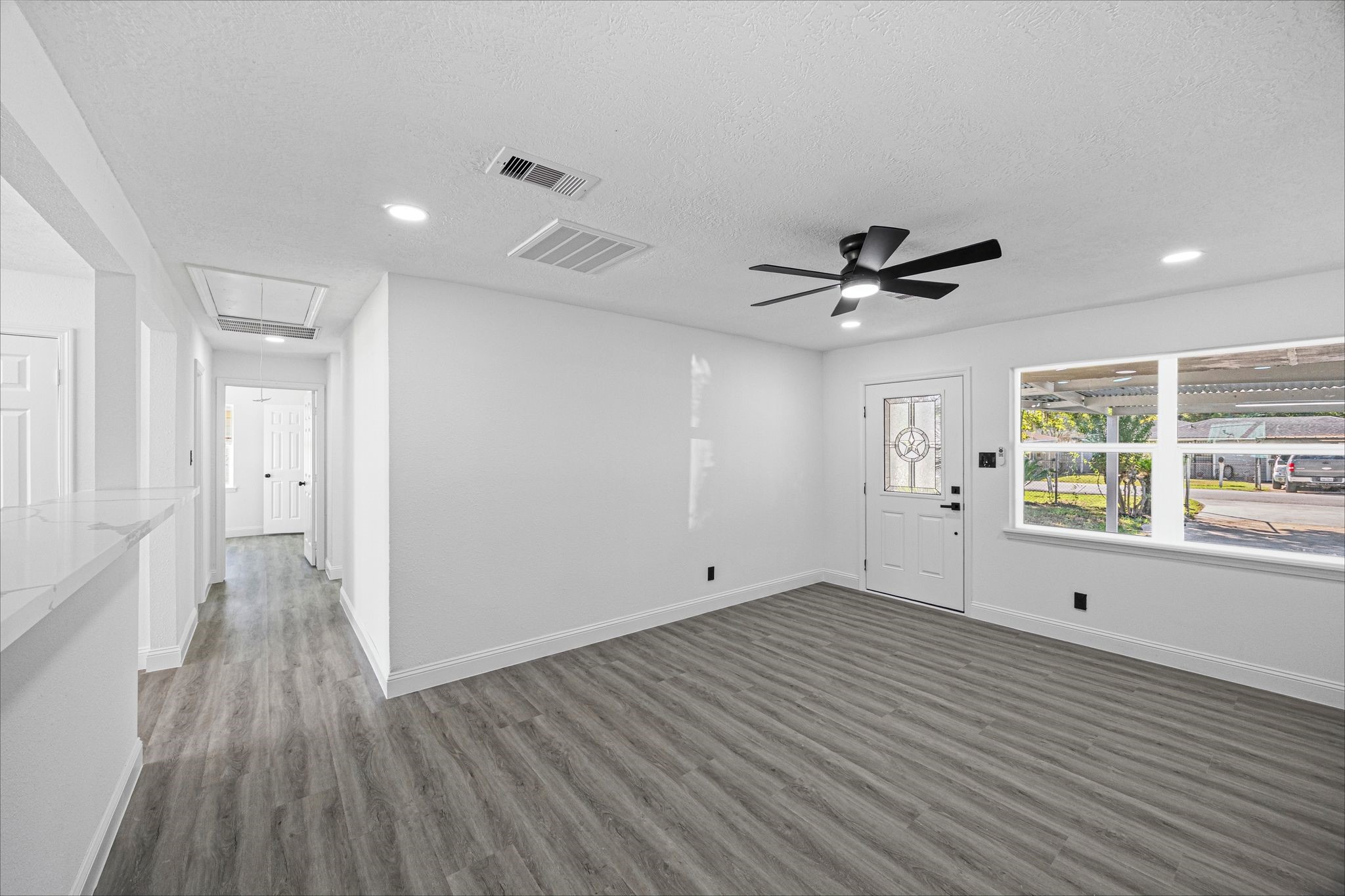 Living room & hallway to 3 bedrooms