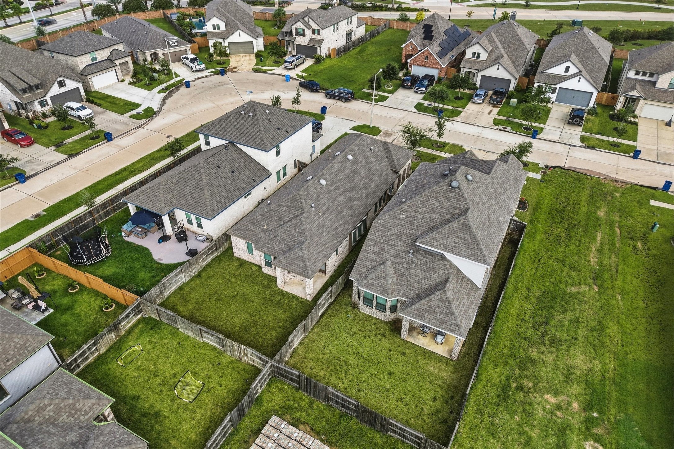 13109 Blue Flora Drive, Texas City, TX 77568