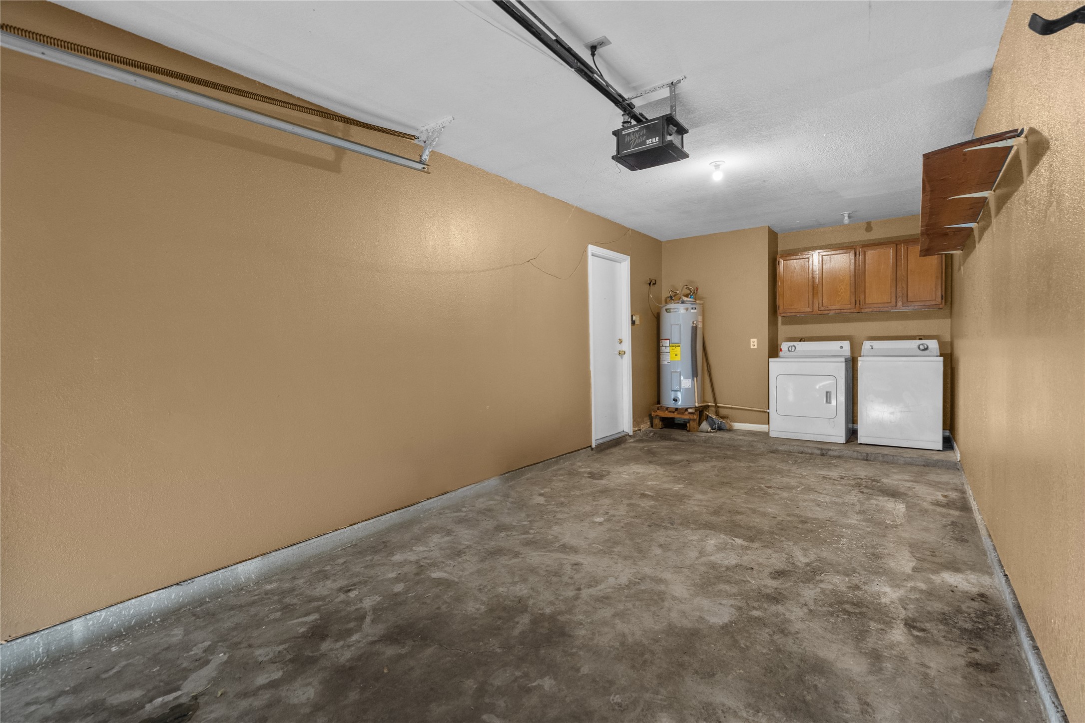 2716 2nd Avenue N, Texas City, TX 77590