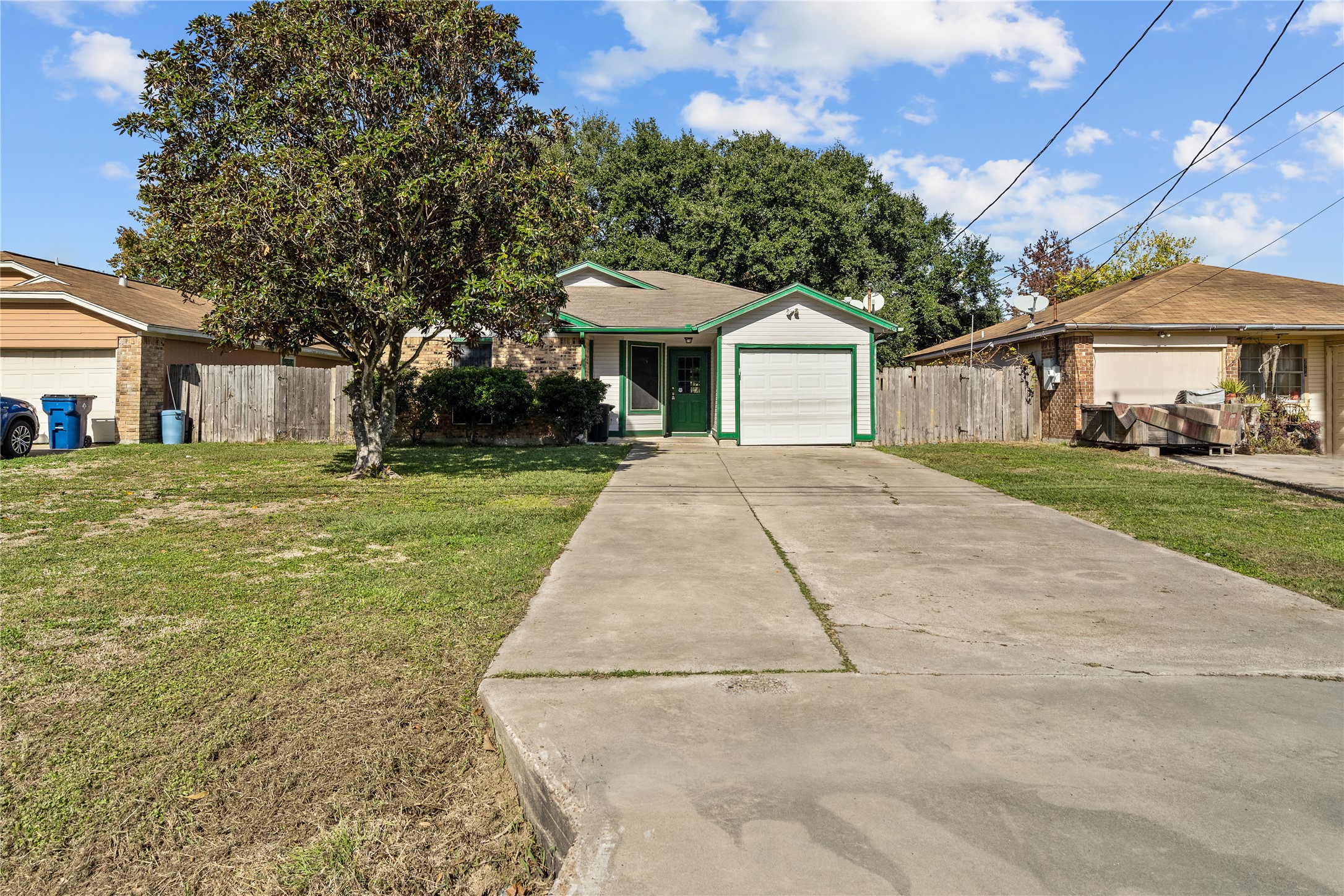 2716 2nd Avenue N, Texas City, TX 77590