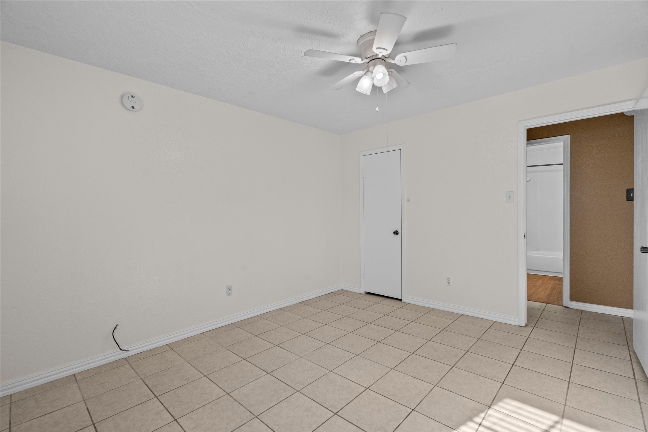 2716 2nd Avenue N, Texas City, TX 77590